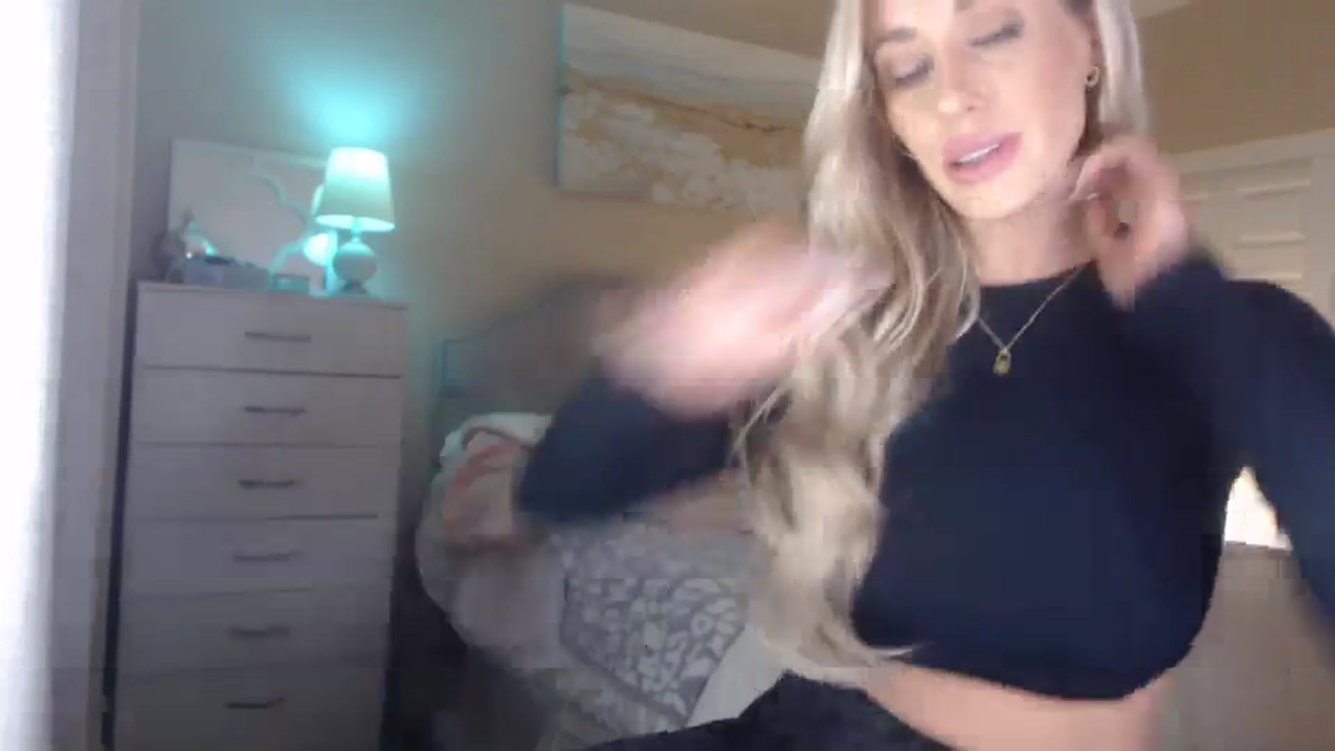 Gallery image thumbnail from Queen_bambii's myfreecams stream on, 03/31/2024, 06:11 image 15 of 20