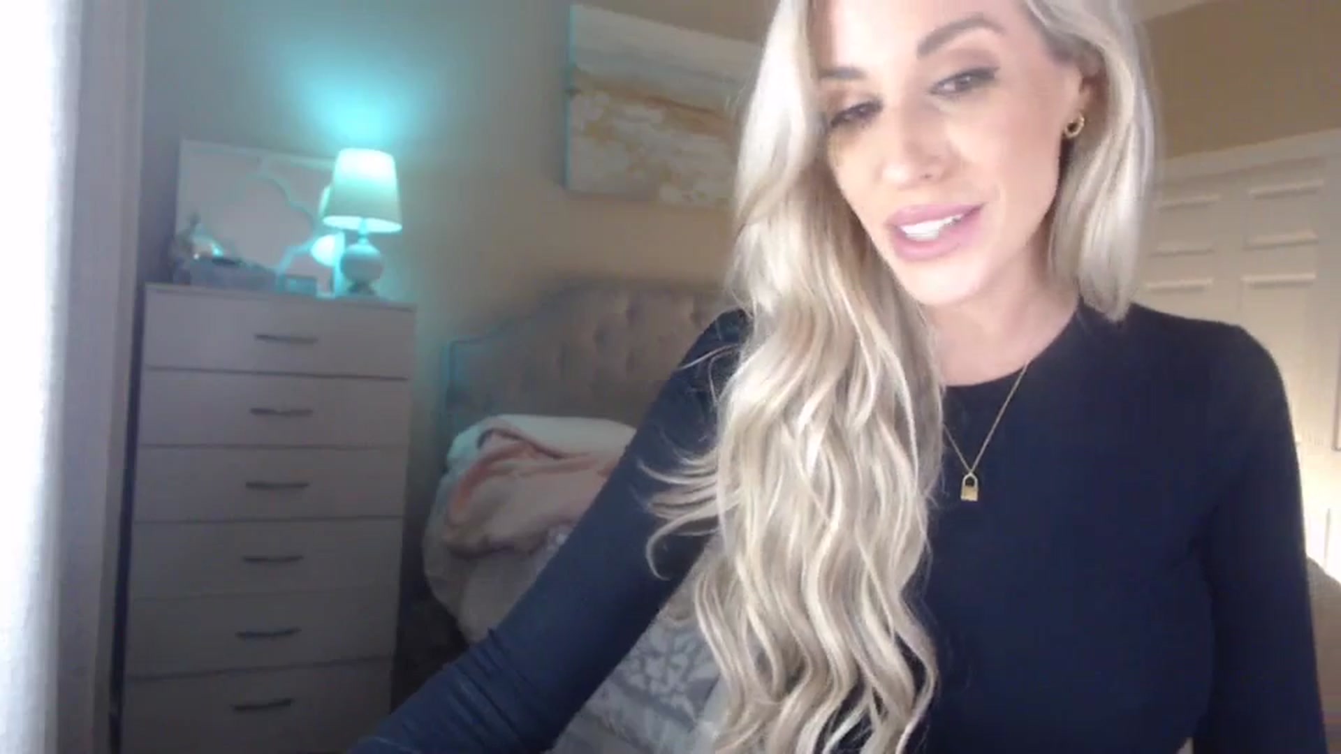 Gallery image thumbnail from Queen_bambii's myfreecams stream on, 03/31/2024, 06:11 image 20 of 20