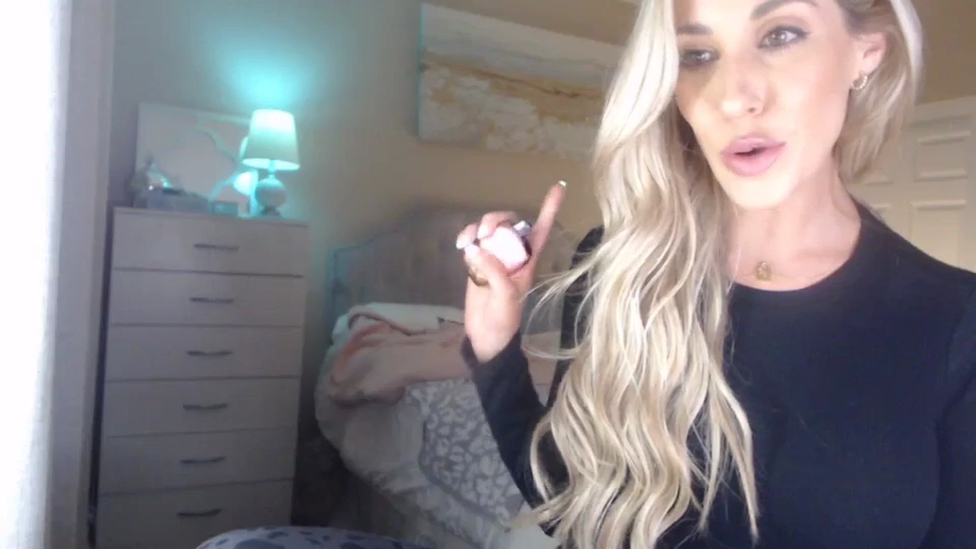 Gallery image thumbnail from Queen_bambii's myfreecams stream on, 03/31/2024, 06:11 image 16 of 20