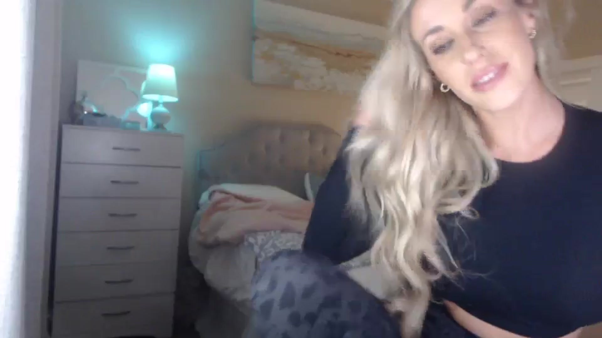 Gallery image thumbnail from Queen_bambii's myfreecams stream on, 03/31/2024, 06:11 image 13 of 20