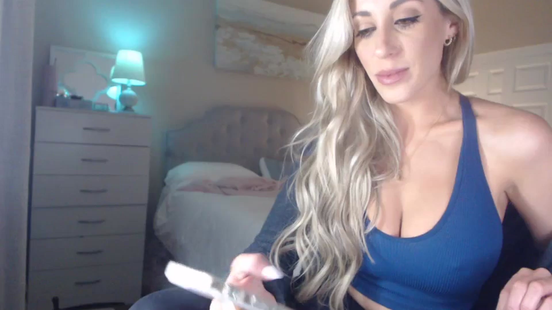 Gallery image thumbnail from Queen_bambii's myfreecams stream on, 04/02/2024, 06:06 image 9 of 20