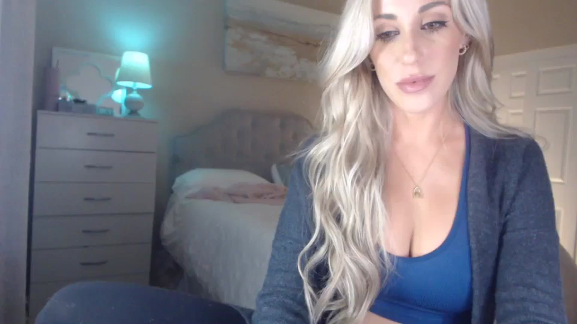 Gallery image thumbnail from Queen_bambii's myfreecams stream on, 04/02/2024, 06:06 image 1 of 20