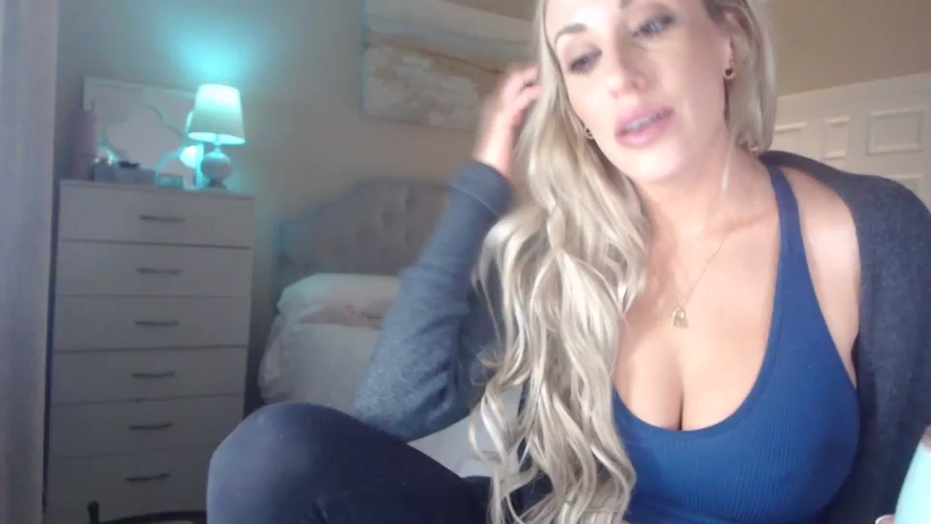 Gallery image thumbnail from Queen_bambii's myfreecams stream on, 04/02/2024, 06:06 image 11 of 20
