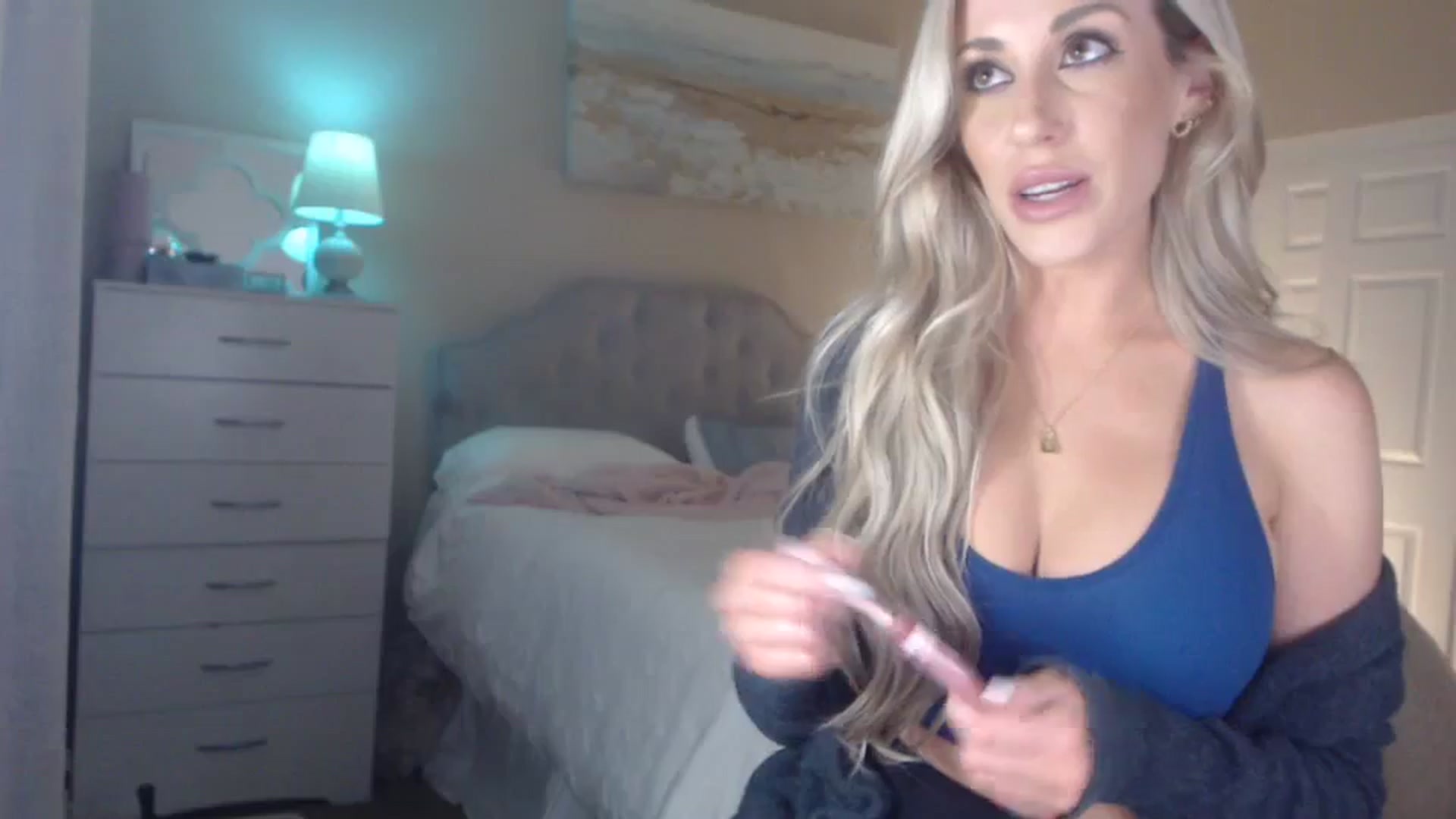 Gallery image thumbnail from Queen_bambii's myfreecams stream on, 04/02/2024, 06:06 image 5 of 20