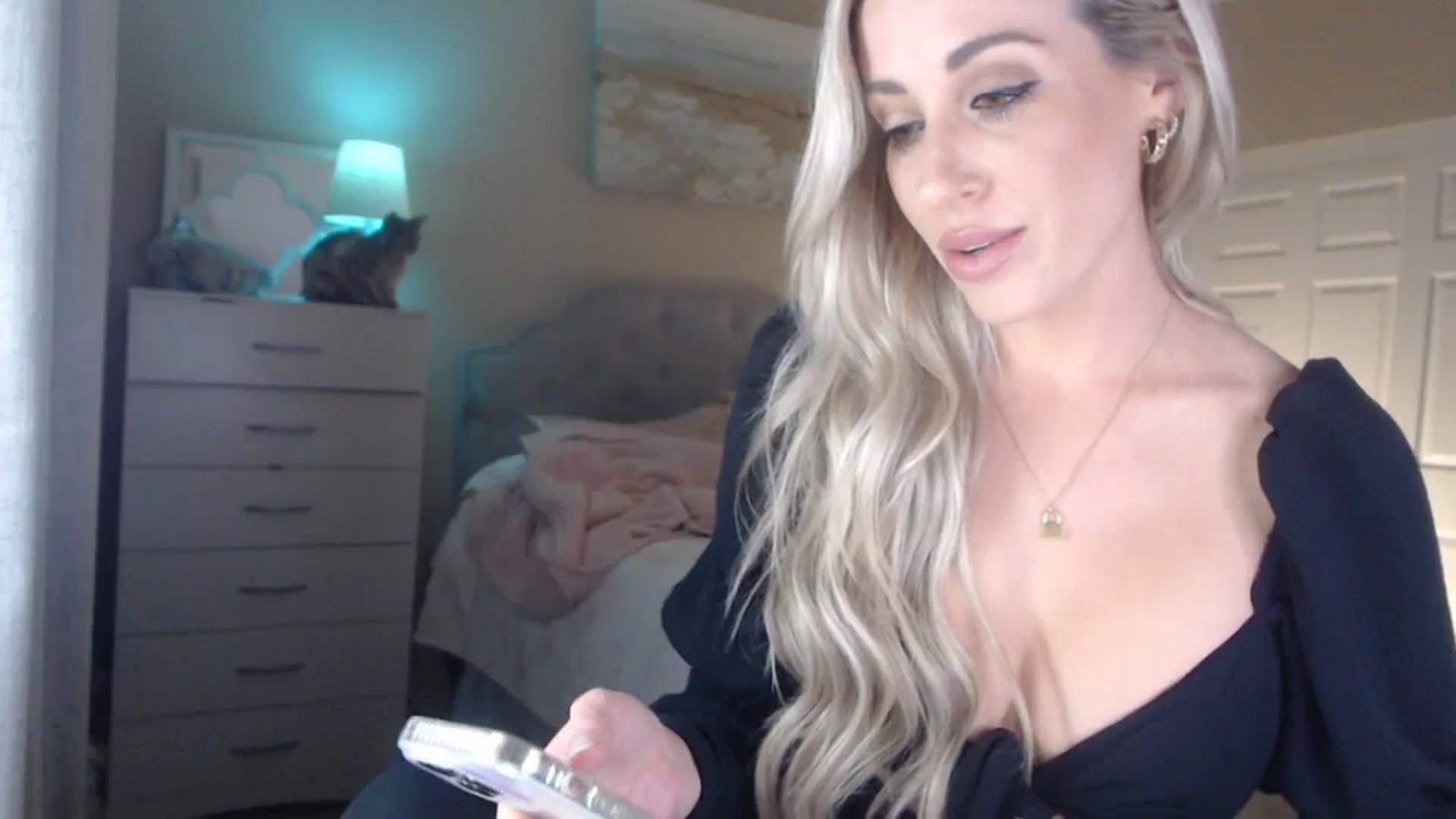 Gallery image thumbnail from Queen_bambii's myfreecams stream on, 04/11/2024, 05:59 image 4 of 20