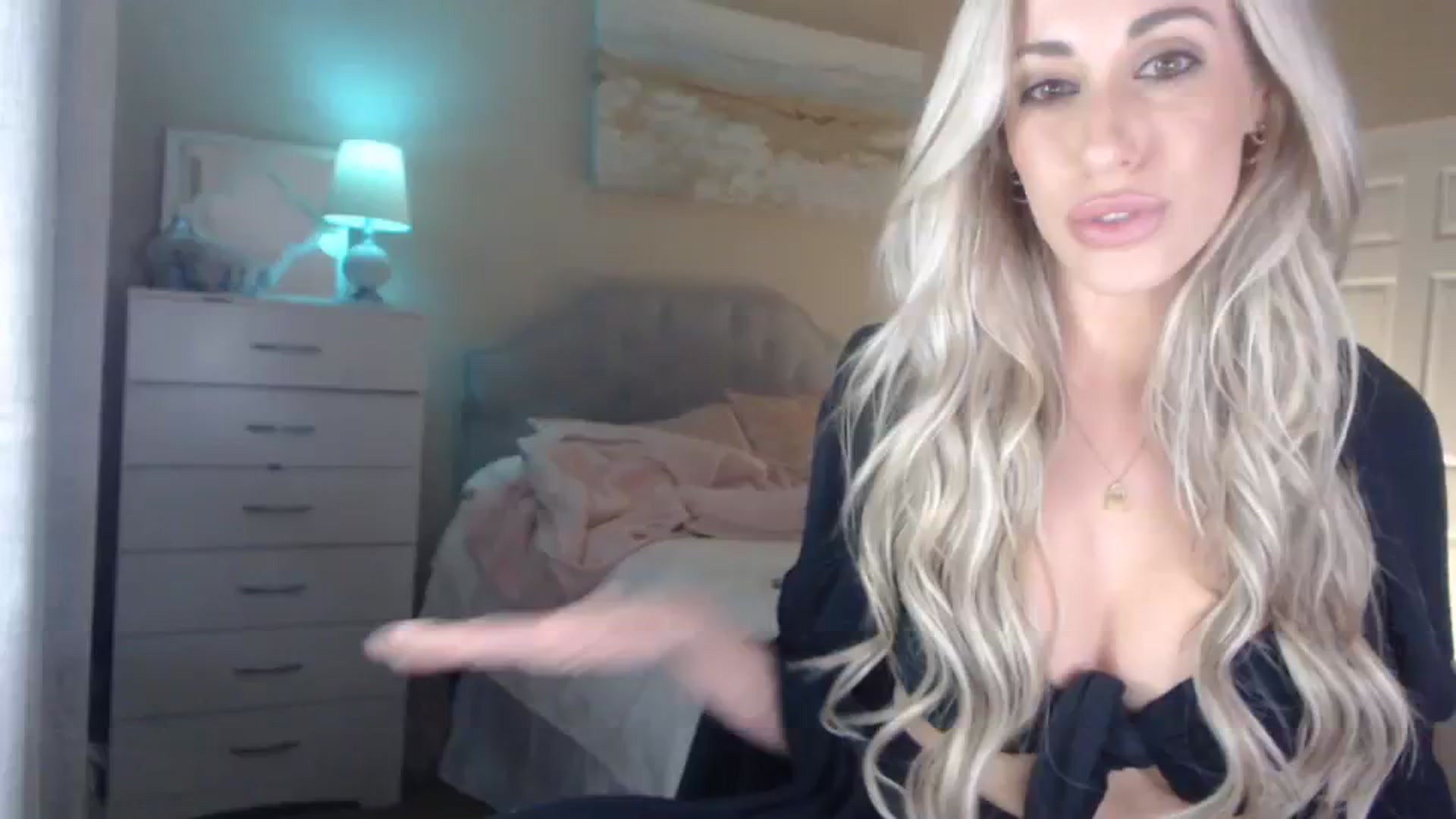 Gallery image thumbnail from Queen_bambii's myfreecams stream on, 04/11/2024, 05:59 image 3 of 20