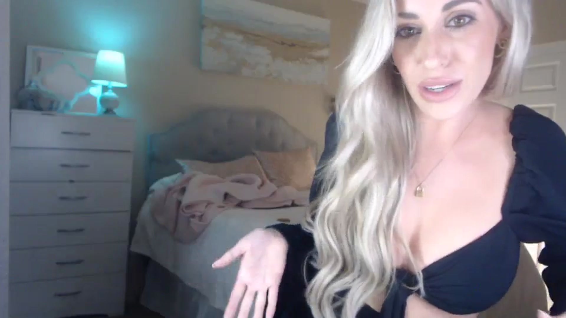 Gallery image thumbnail from Queen_bambii's myfreecams stream on, 04/11/2024, 05:59 image 20 of 20