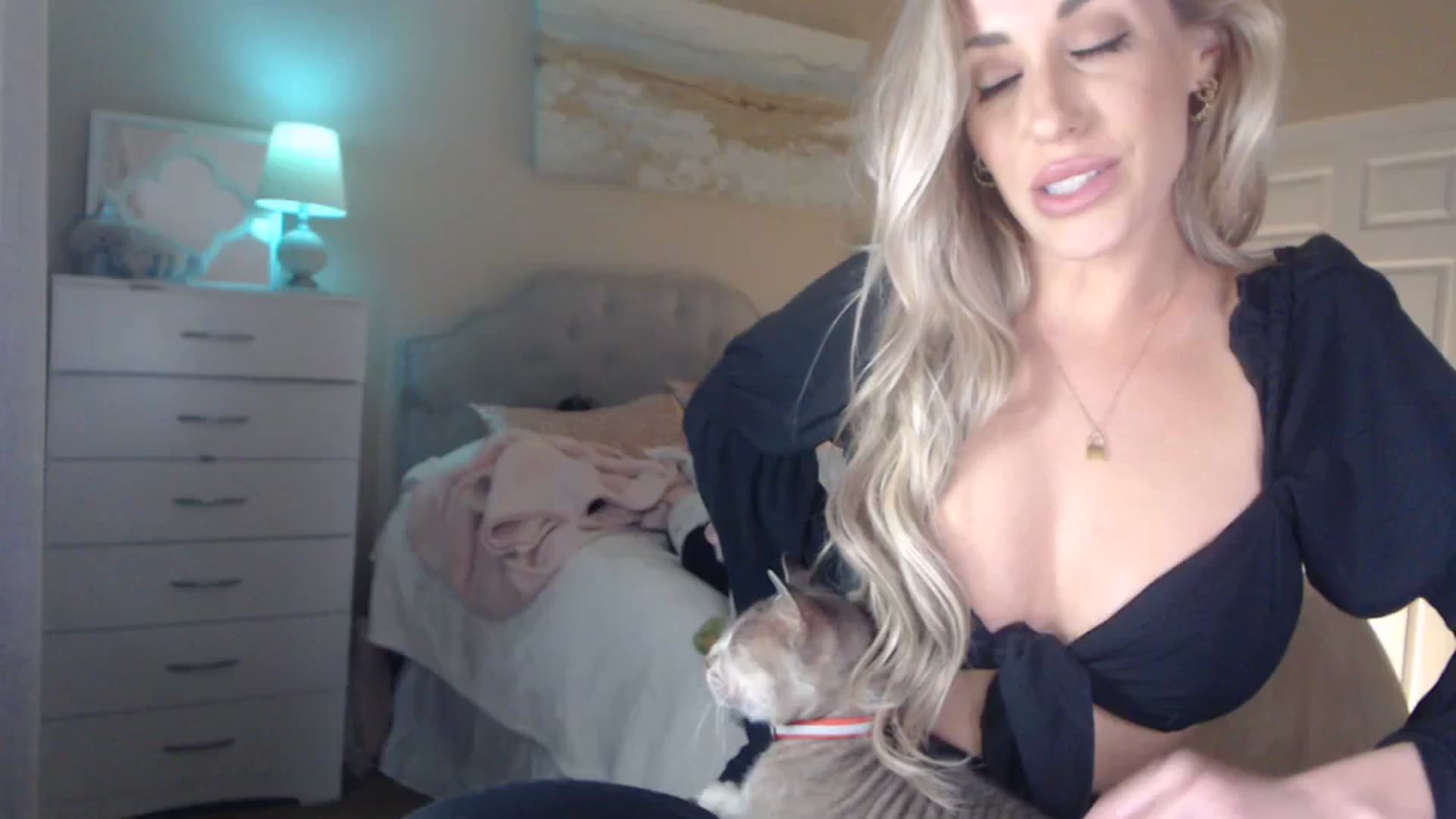 Gallery image thumbnail from Queen_bambii's myfreecams stream on, 04/11/2024, 08:01 image 20 of 20