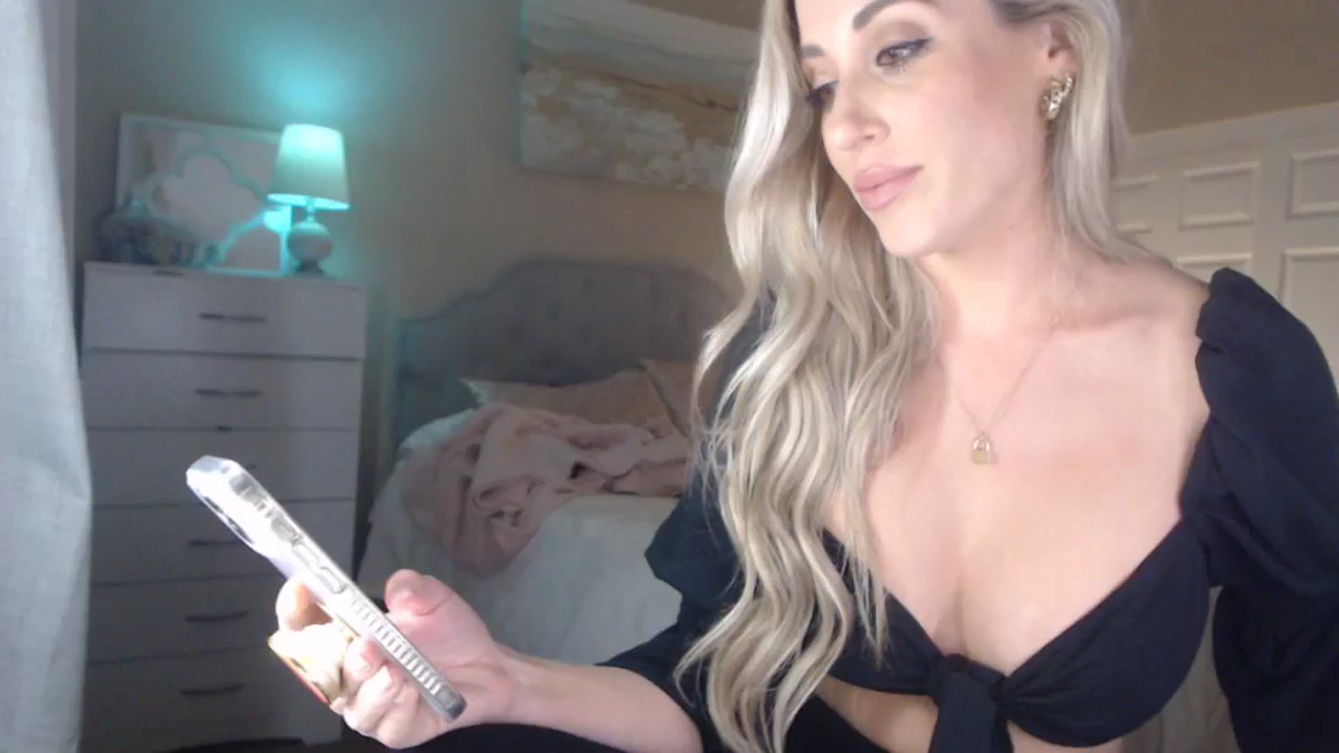Gallery image thumbnail from Queen_bambii's myfreecams stream on, 04/11/2024, 08:01 image 11 of 20