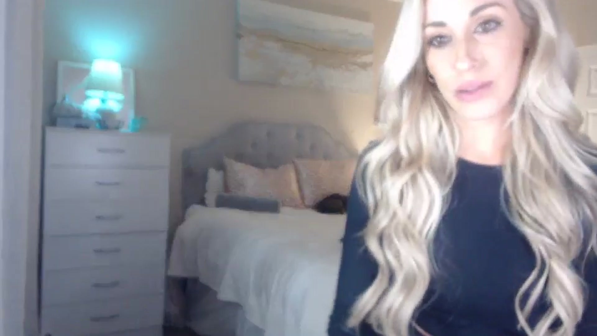 Gallery image thumbnail from Queen_bambii's myfreecams stream on, 04/18/2024, 06:16 image 9 of 20