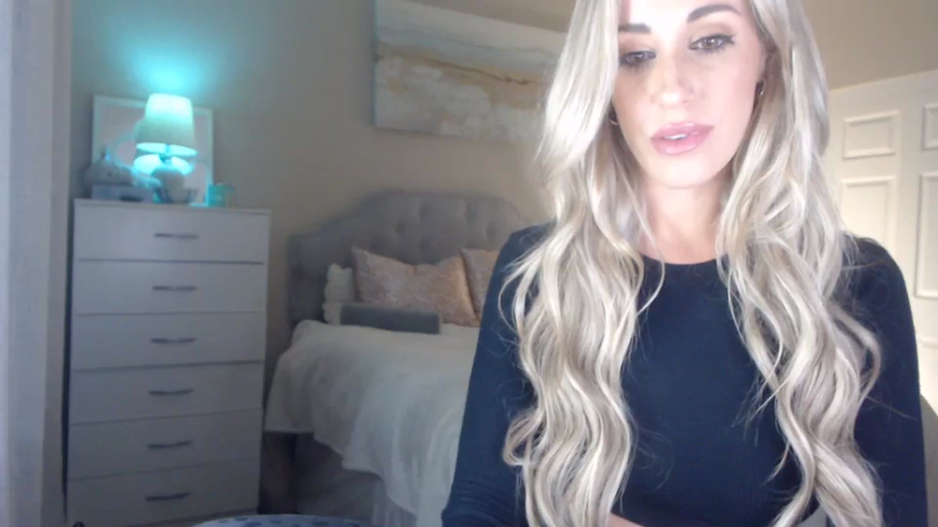 Gallery image thumbnail from Queen_bambii's myfreecams stream on, 04/18/2024, 06:16 image 12 of 20
