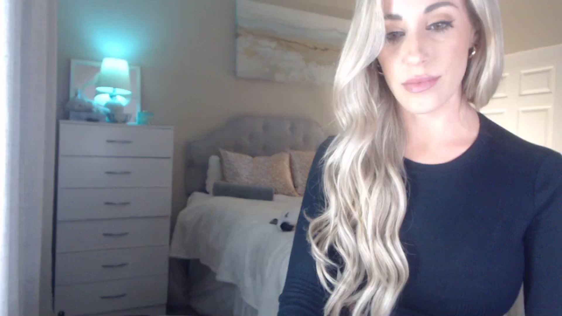 Gallery image thumbnail from Queen_bambii's myfreecams stream on, 04/18/2024, 06:16 image 2 of 20