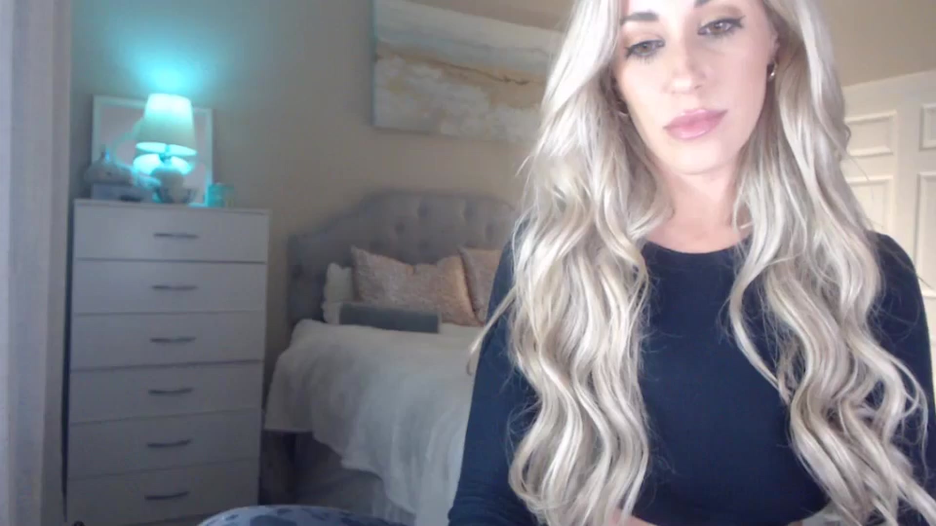 Gallery image thumbnail from Queen_bambii's myfreecams stream on, 04/18/2024, 06:16 image 11 of 20