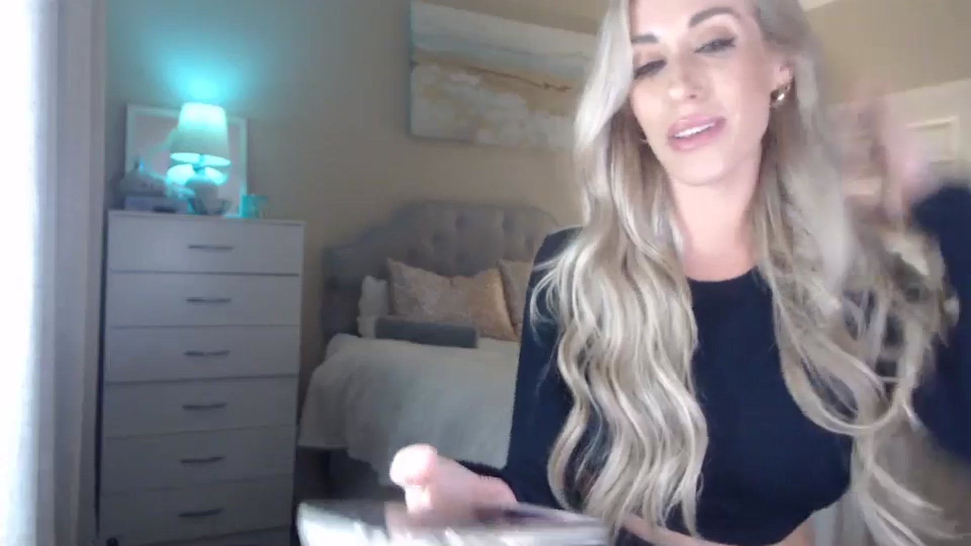 Gallery image thumbnail from Queen_bambii's myfreecams stream on, 04/18/2024, 06:50 image 18 of 20