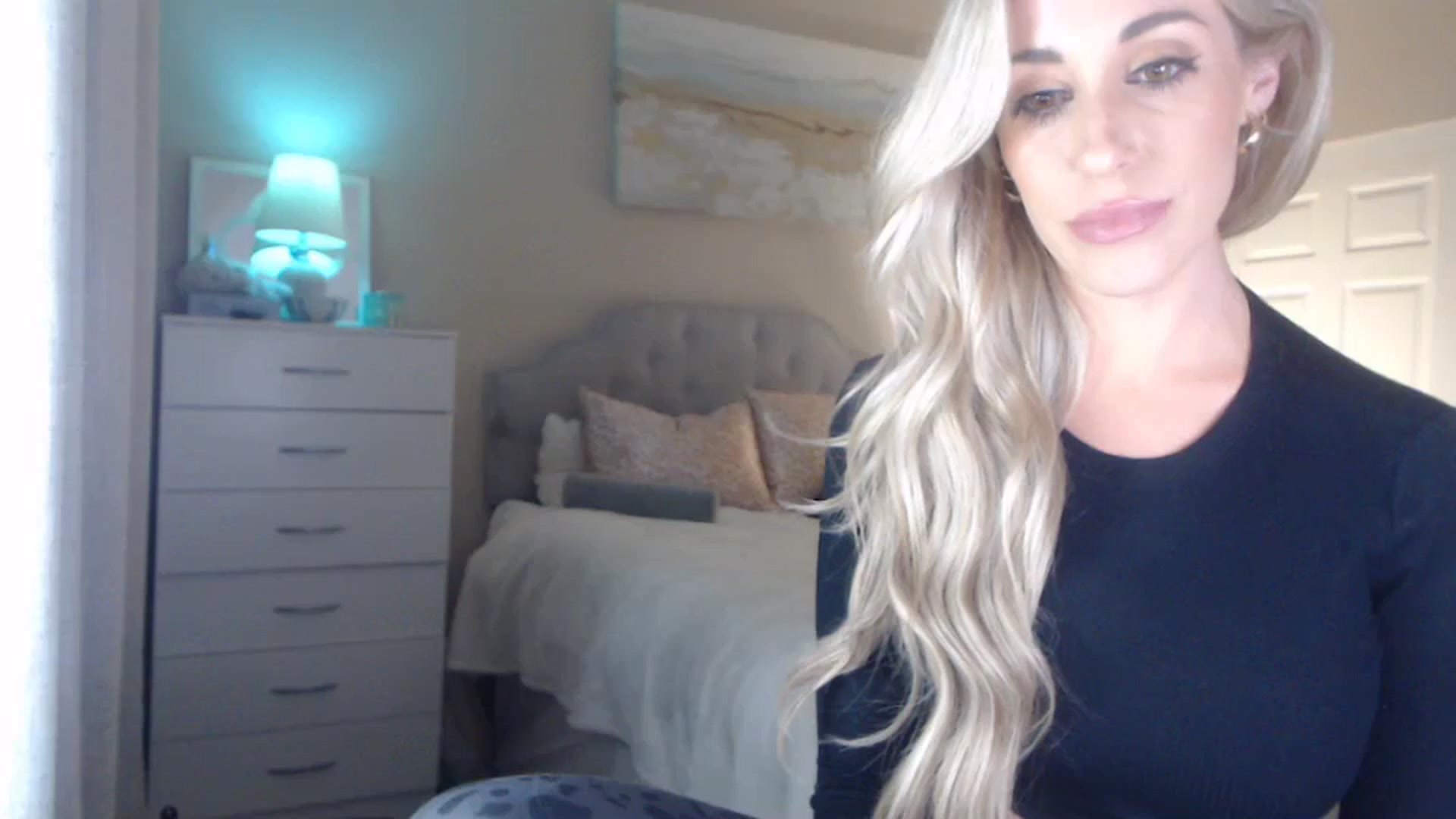 Gallery image thumbnail from Queen_bambii's myfreecams stream on, 04/18/2024, 06:50 image 4 of 20