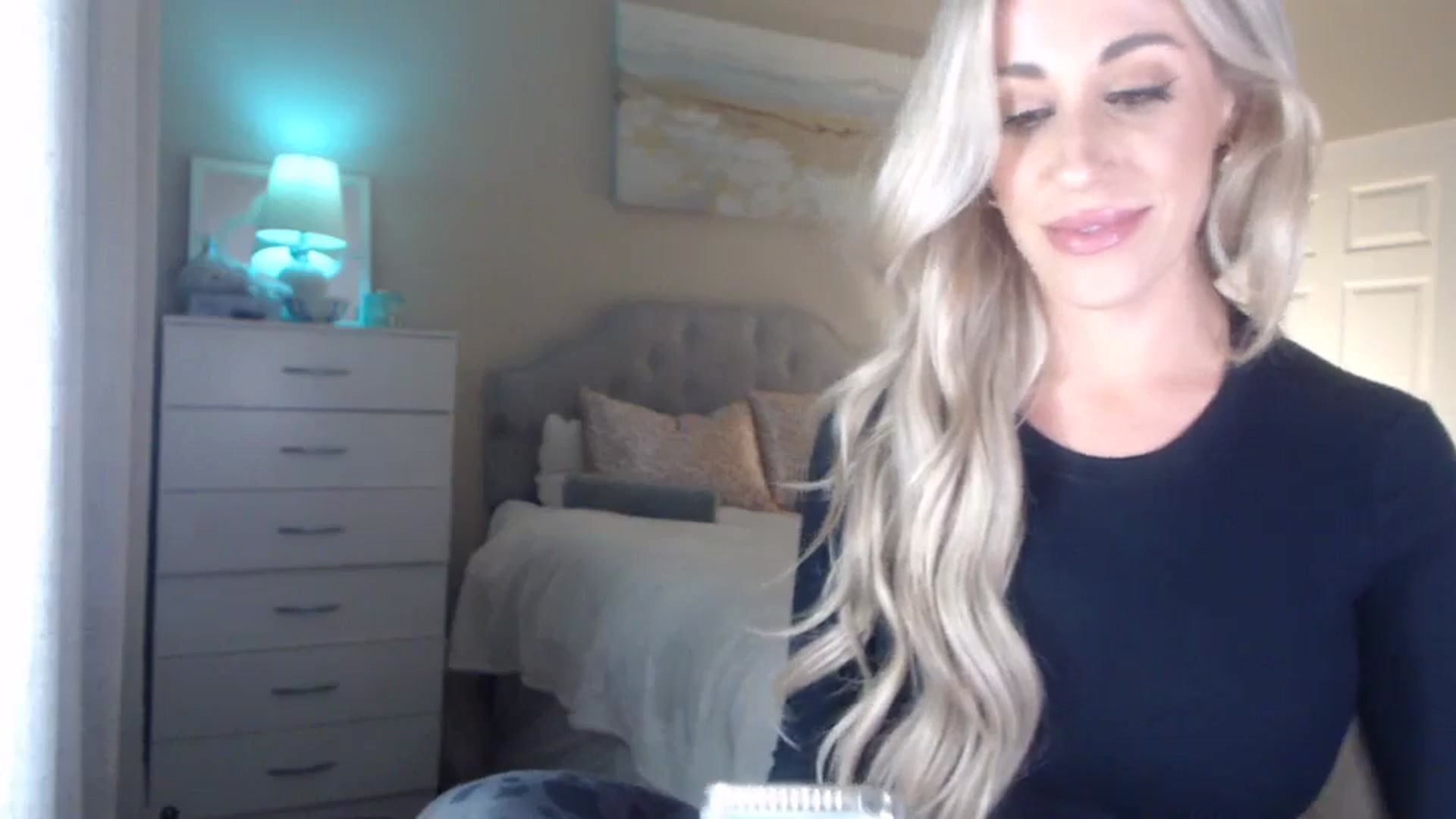 Gallery image thumbnail from Queen_bambii's myfreecams stream on, 04/18/2024, 06:50 image 12 of 20