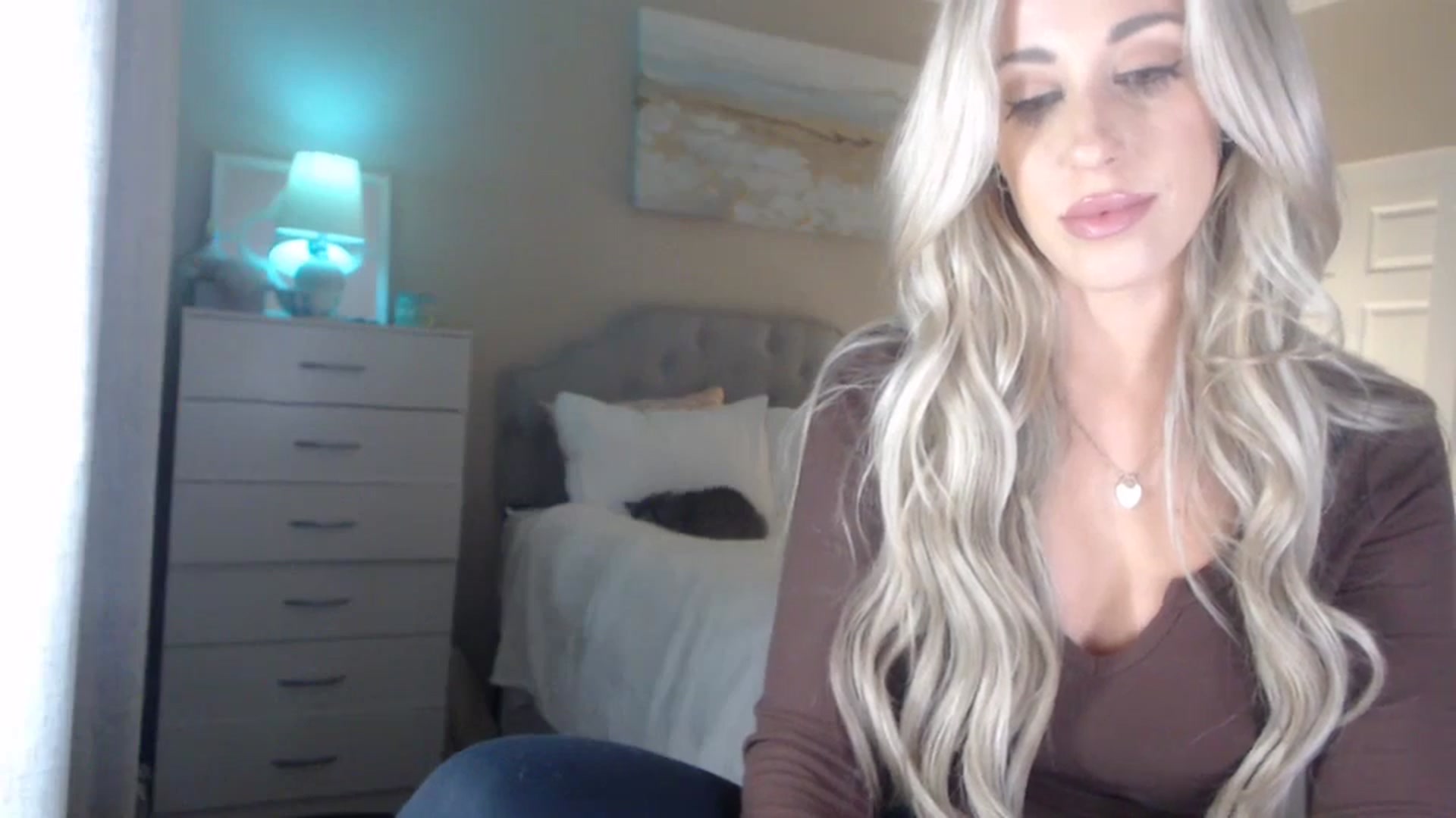 Gallery image thumbnail from Queen_bambii's myfreecams stream on, 04/24/2024, 07:03 image 7 of 20