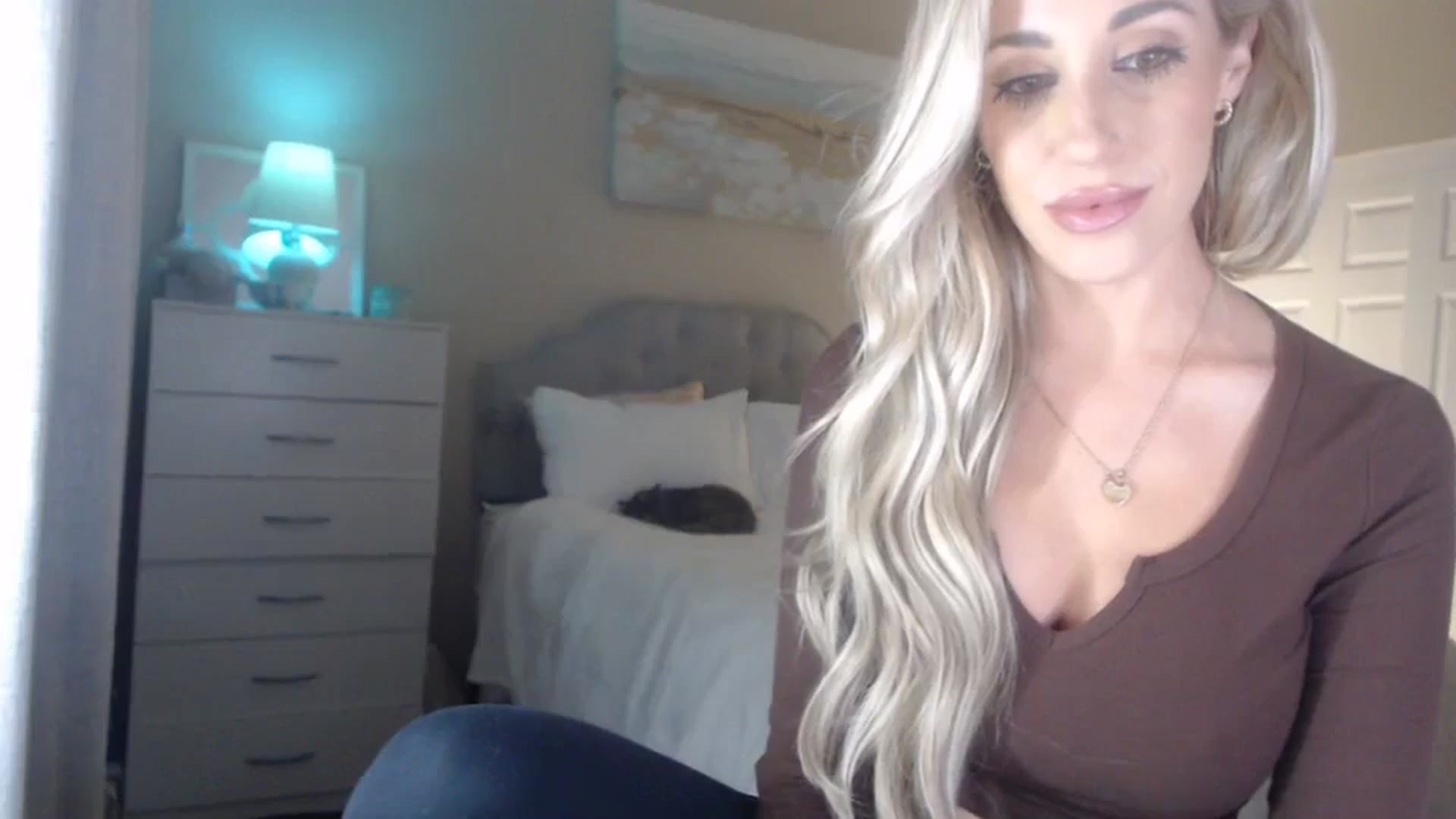 Gallery image thumbnail from Queen_bambii's myfreecams stream on, 04/24/2024, 07:03 image 13 of 20