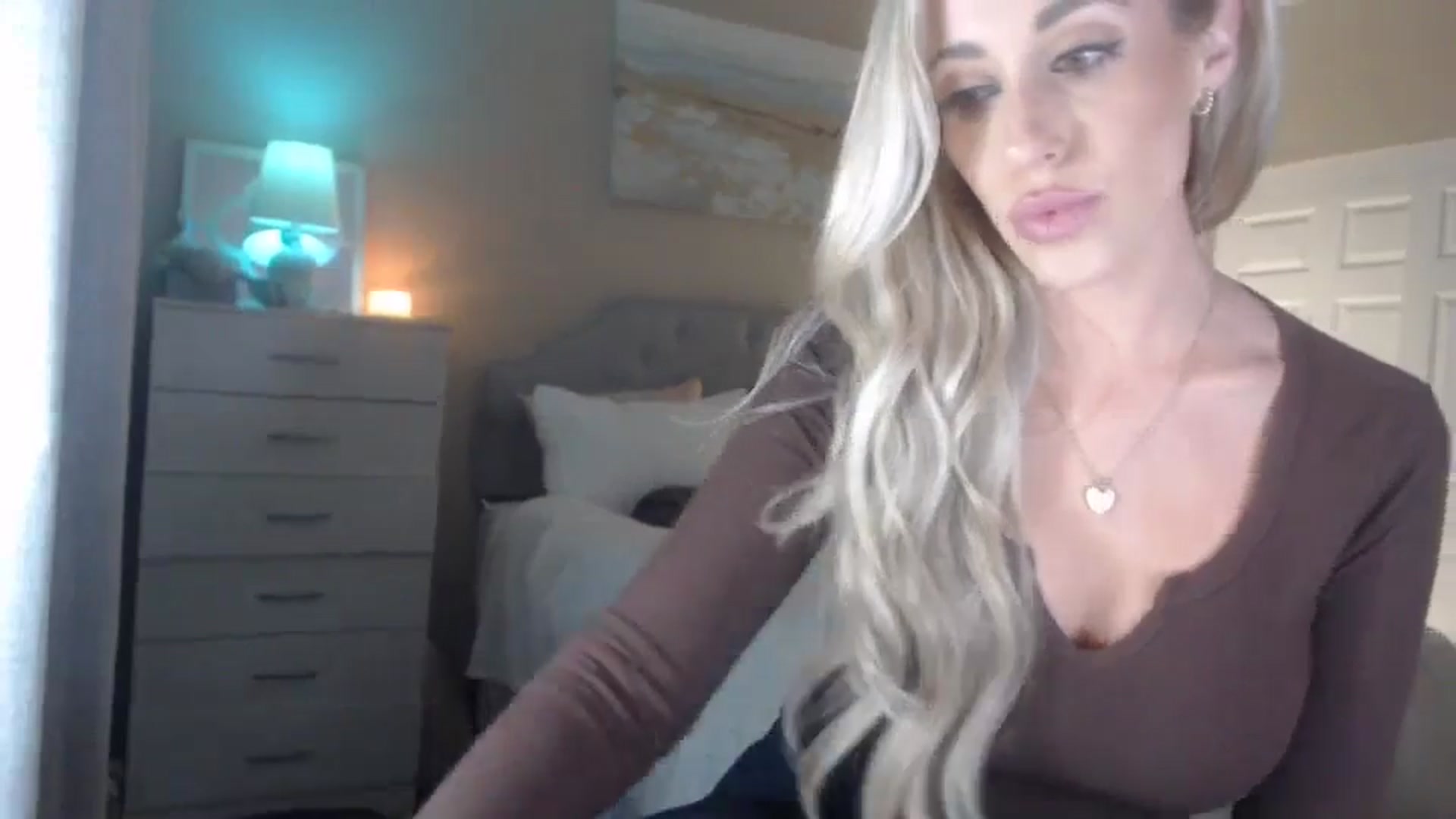 Gallery image thumbnail from Queen_bambii's myfreecams stream on, 04/24/2024, 07:03 image 4 of 20