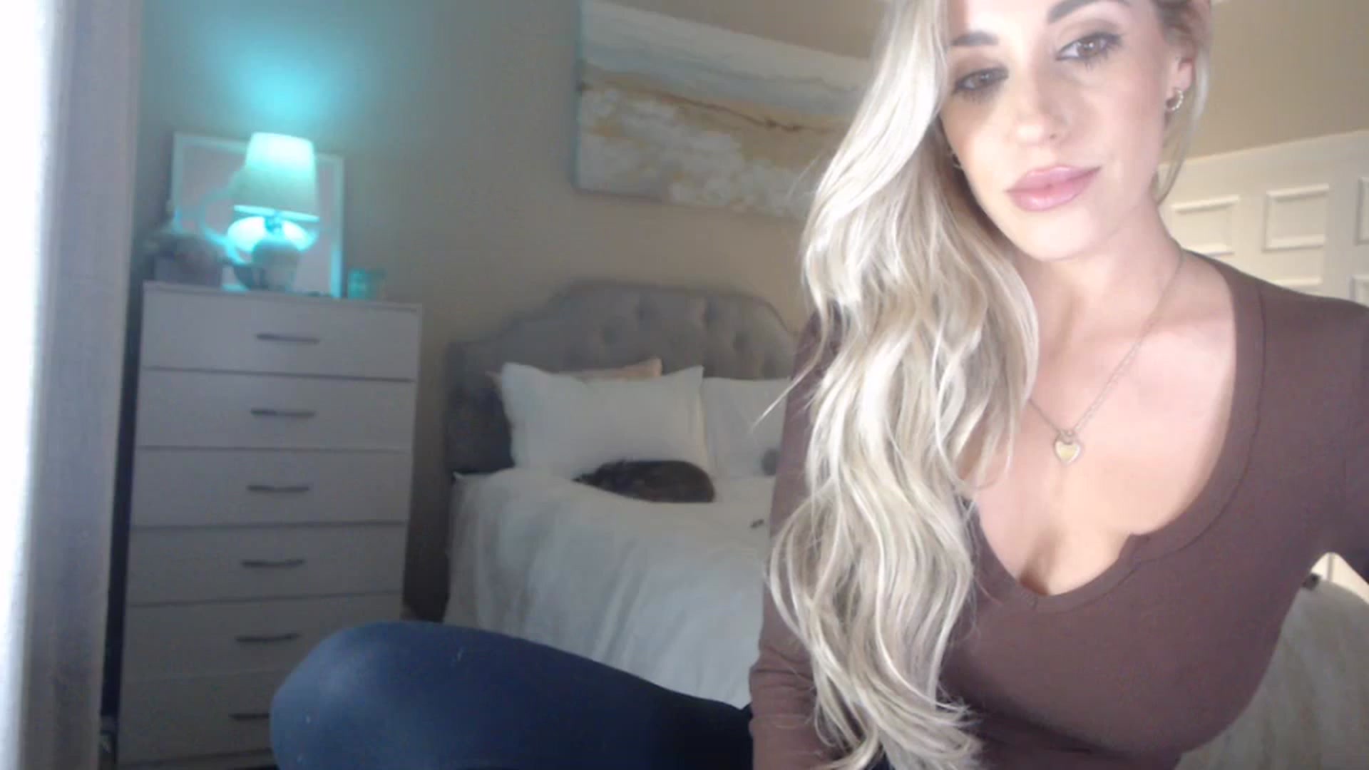 Gallery image thumbnail from Queen_bambii's myfreecams stream on, 04/24/2024, 07:03 image 15 of 20