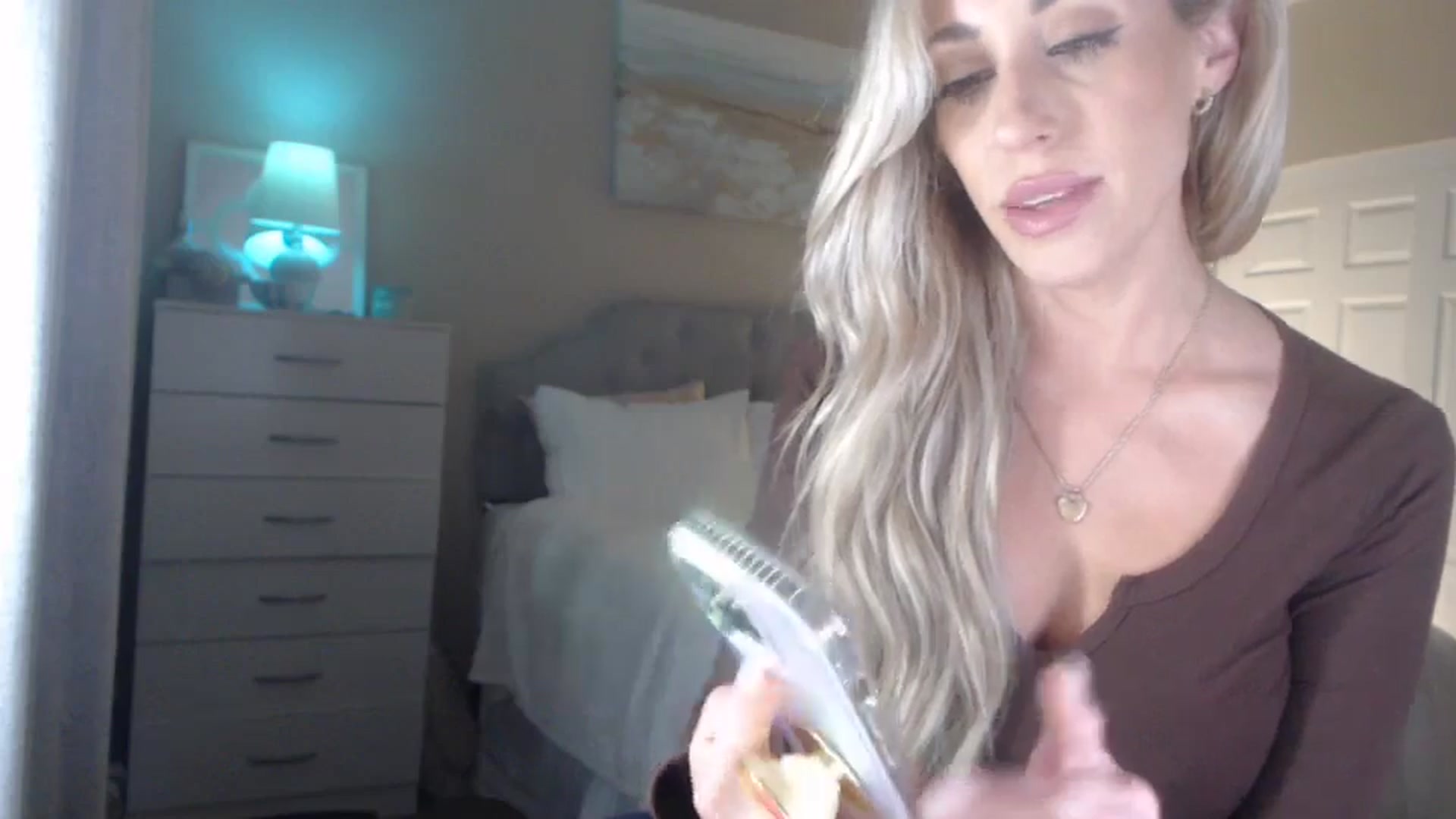 Gallery image thumbnail from Queen_bambii's myfreecams stream on, 04/24/2024, 07:03 image 18 of 20