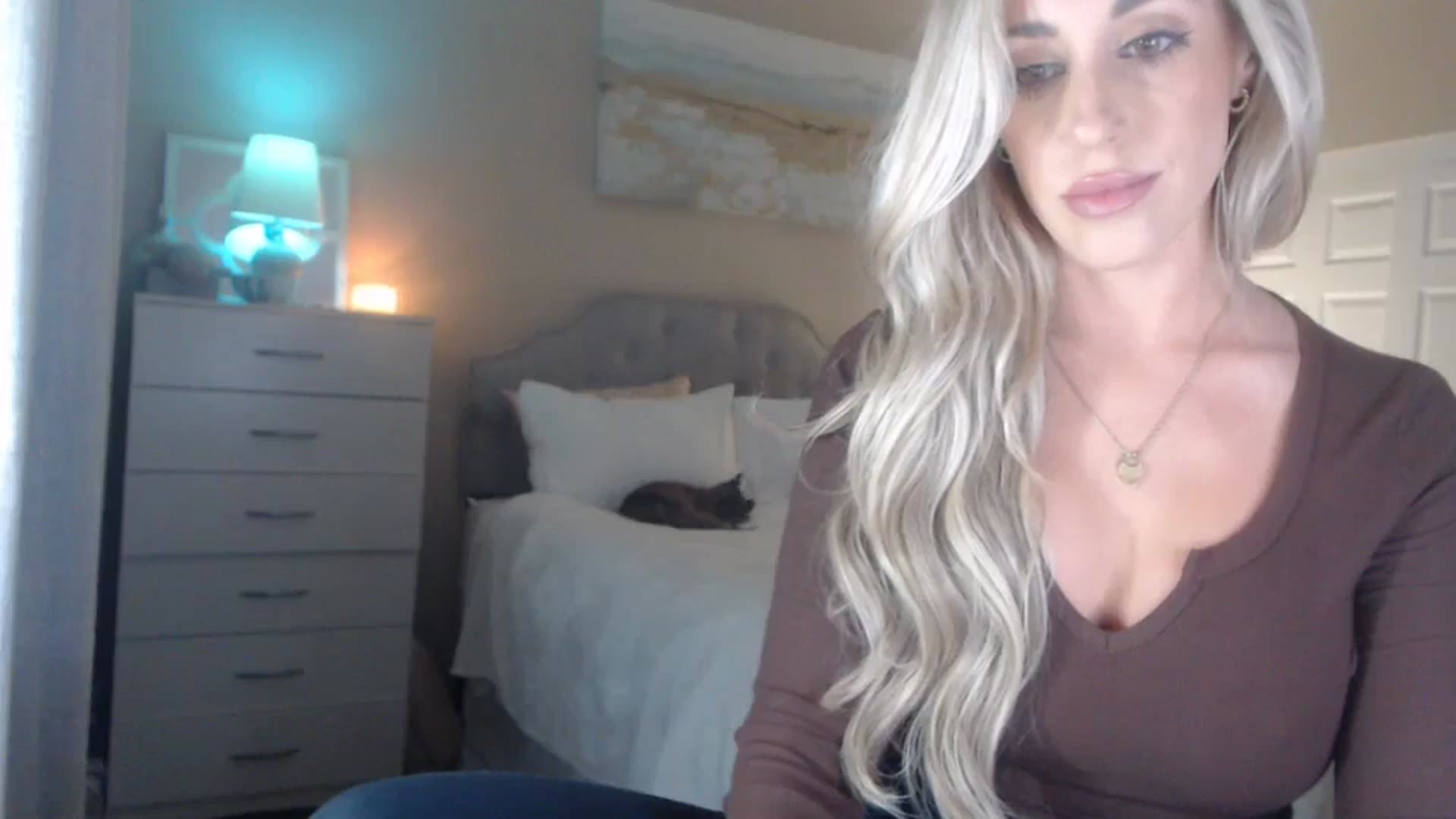 Gallery image thumbnail from Queen_bambii's myfreecams stream on, 04/24/2024, 07:03 image 3 of 20
