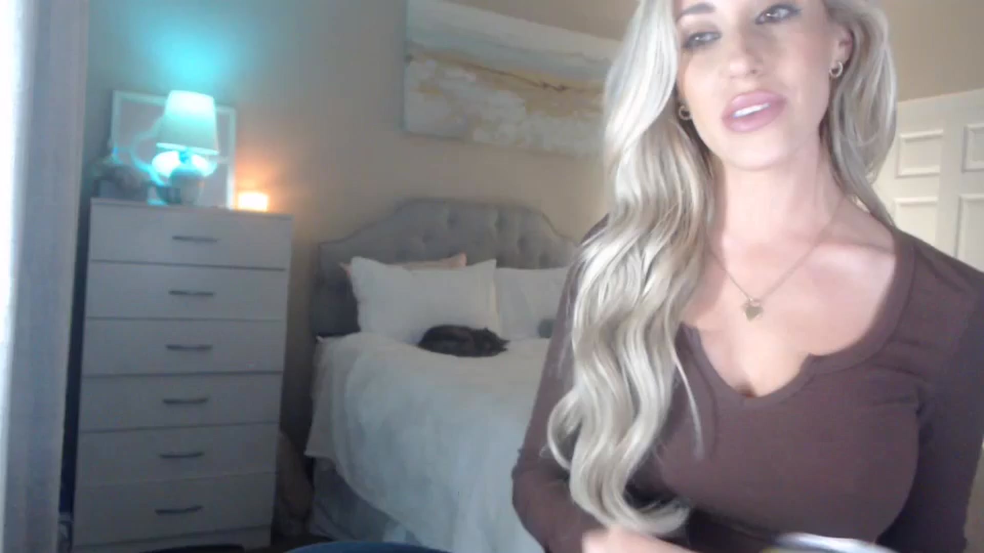 Gallery image thumbnail from Queen_bambii's myfreecams stream on, 04/24/2024, 07:03 image 1 of 20