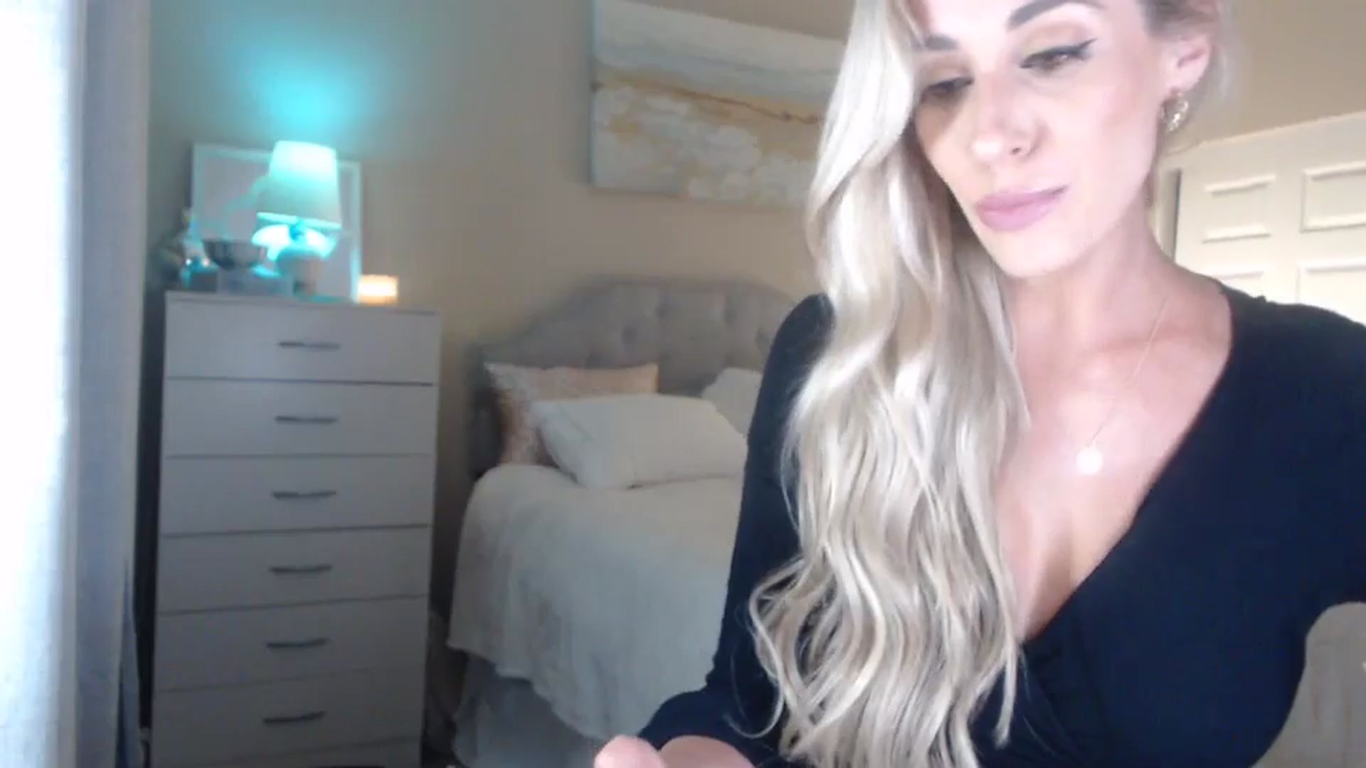 Gallery image thumbnail from Queen_bambii's myfreecams stream on, 04/25/2024, 07:40 image 15 of 20
