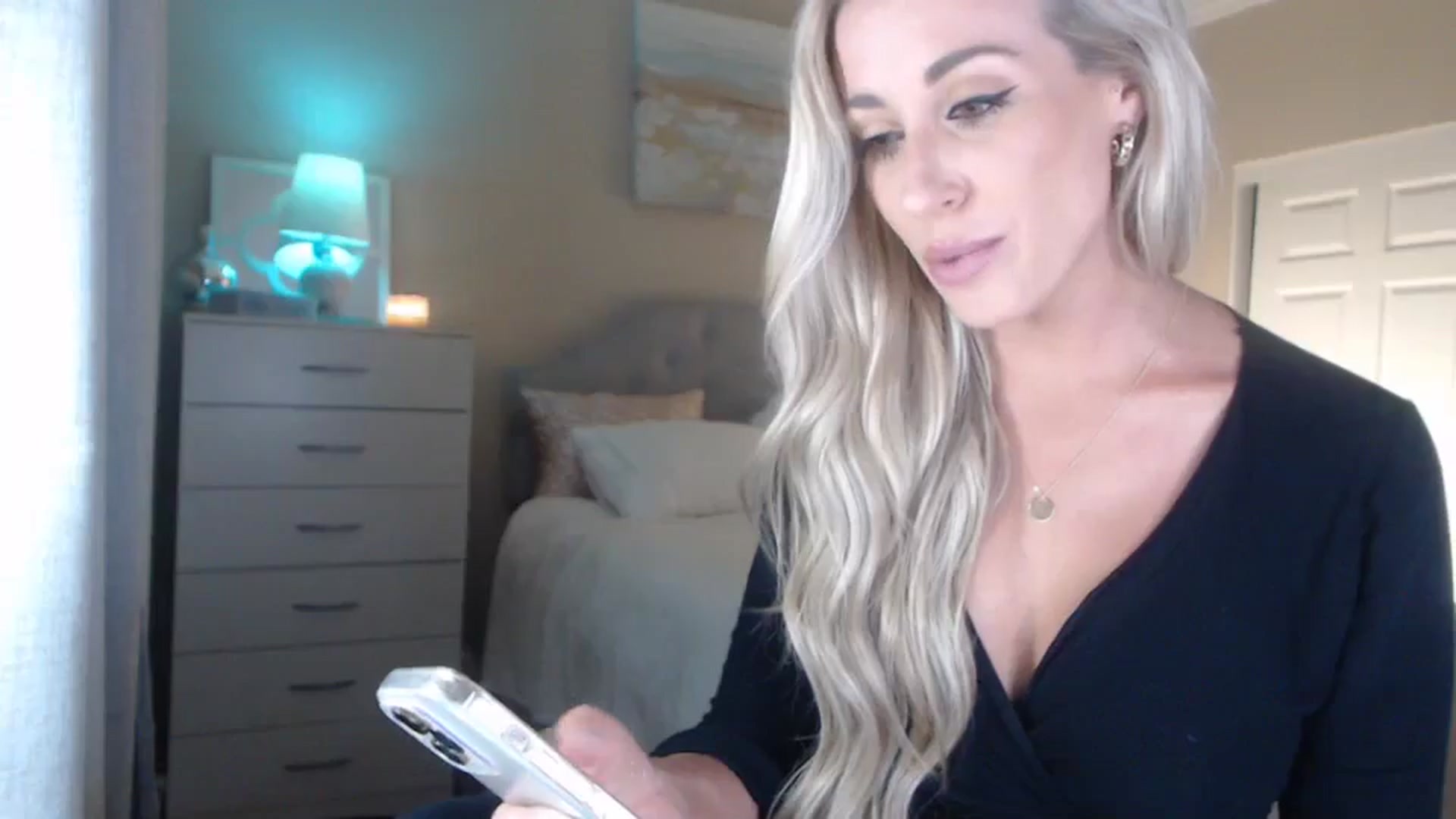 Gallery image thumbnail from Queen_bambii's myfreecams stream on, 04/25/2024, 07:40 image 7 of 20