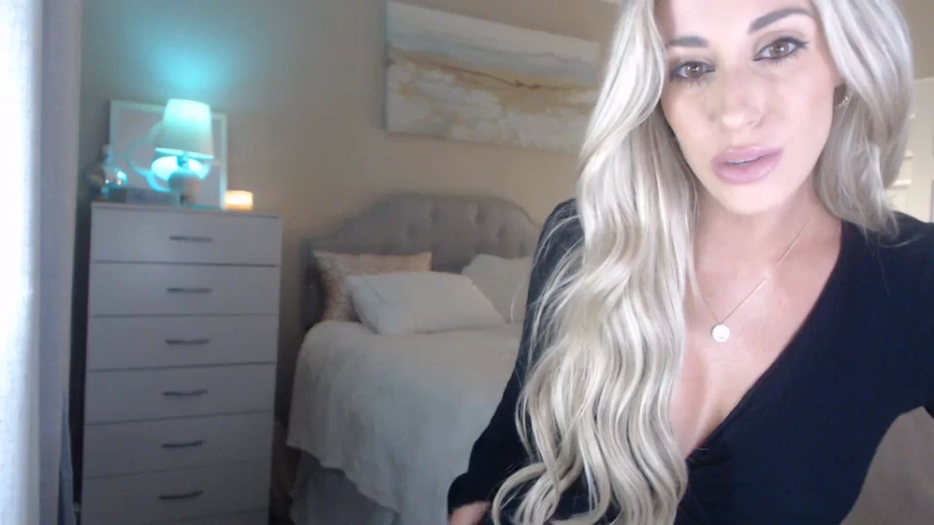 Gallery image thumbnail from Queen_bambii's myfreecams stream on, 04/25/2024, 07:40 image 2 of 20