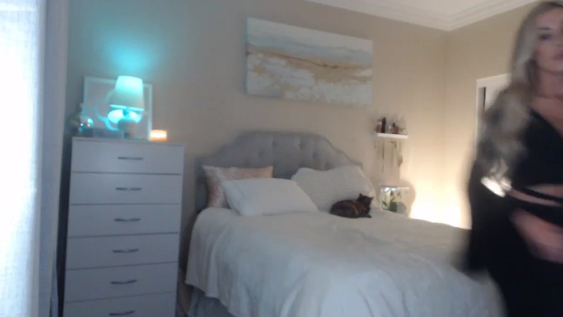 Gallery image thumbnail from Queen_bambii's myfreecams stream on, 04/25/2024, 07:40 image 6 of 20