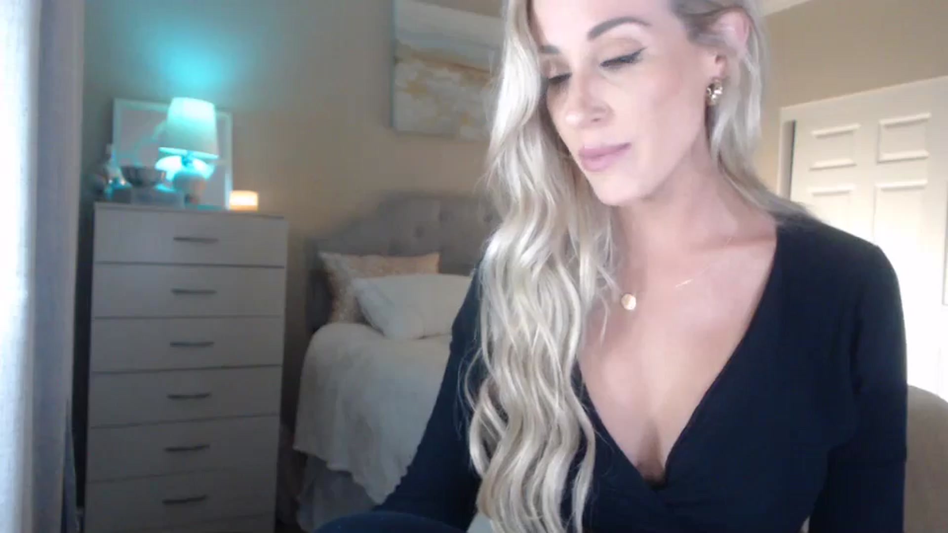 Gallery image thumbnail from Queen_bambii's myfreecams stream on, 04/25/2024, 07:40 image 12 of 20