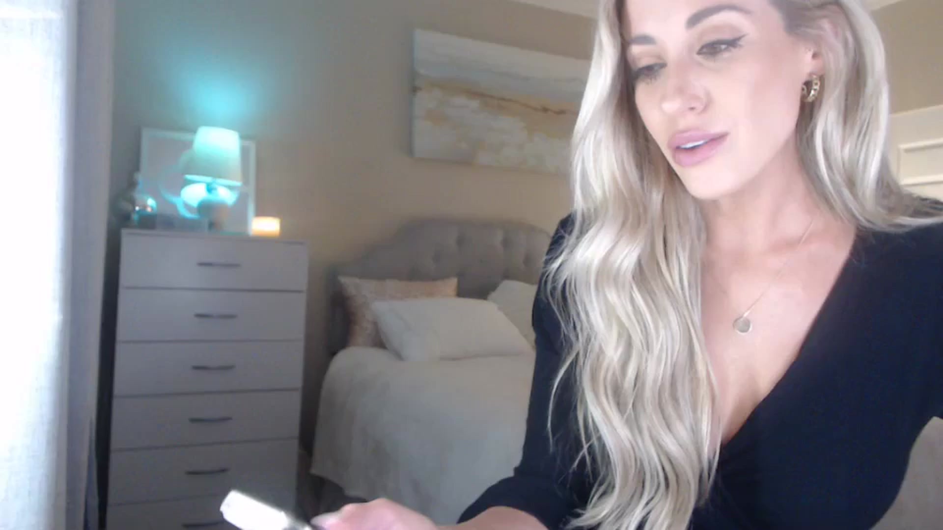 Gallery image thumbnail from Queen_bambii's myfreecams stream on, 04/25/2024, 07:40 image 5 of 20