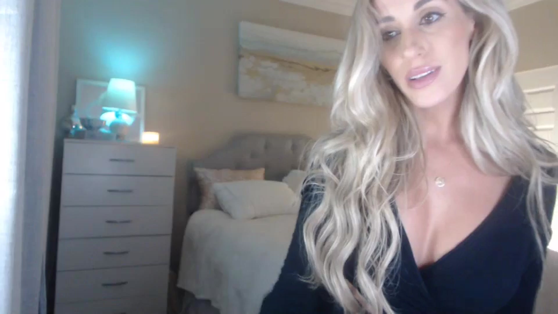 Gallery image thumbnail from Queen_bambii's myfreecams stream on, 04/25/2024, 07:40 image 20 of 20
