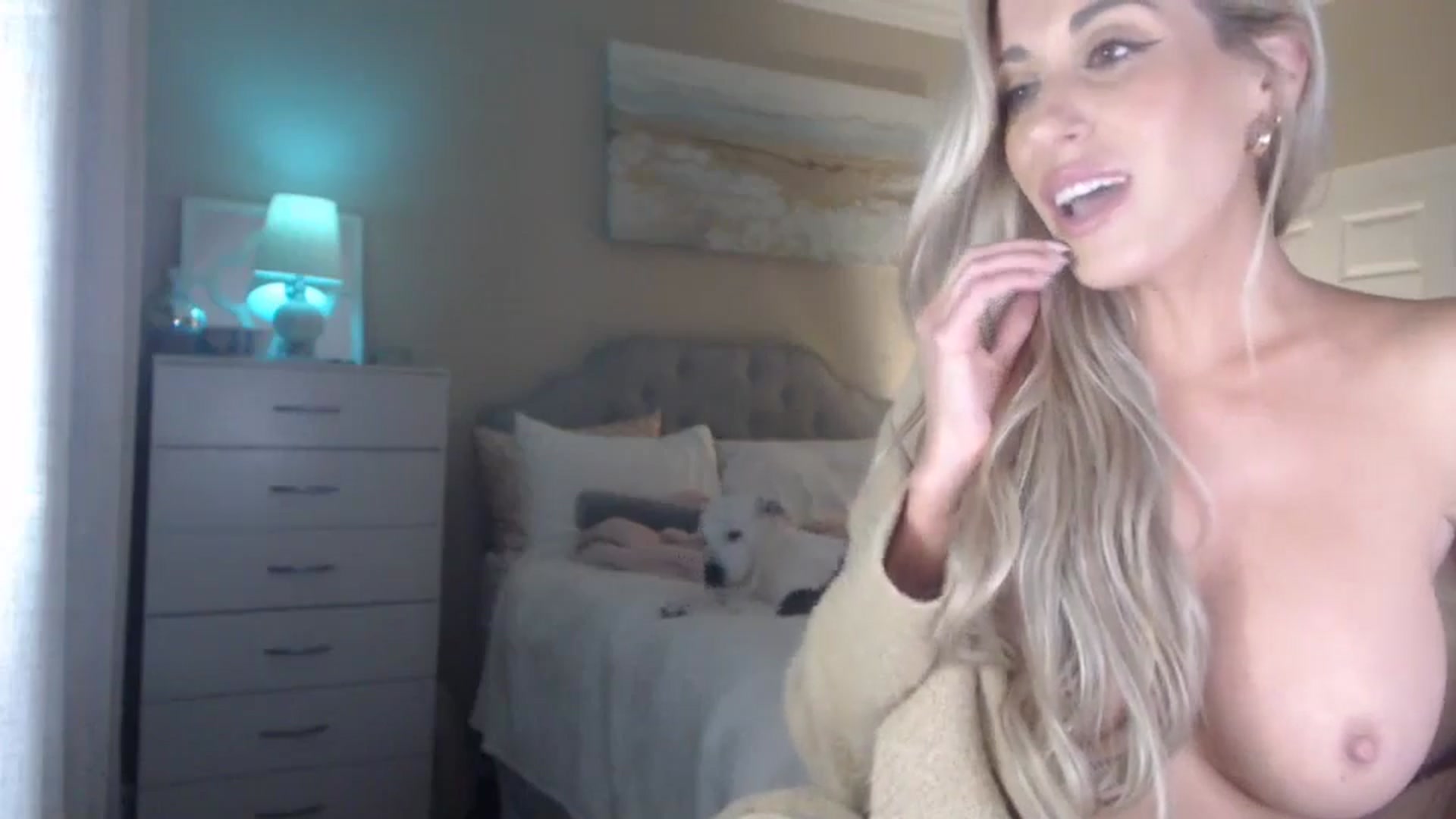 Gallery image thumbnail from Queen_bambii's myfreecams stream on, 05/05/2024, 08:00 image 19 of 20