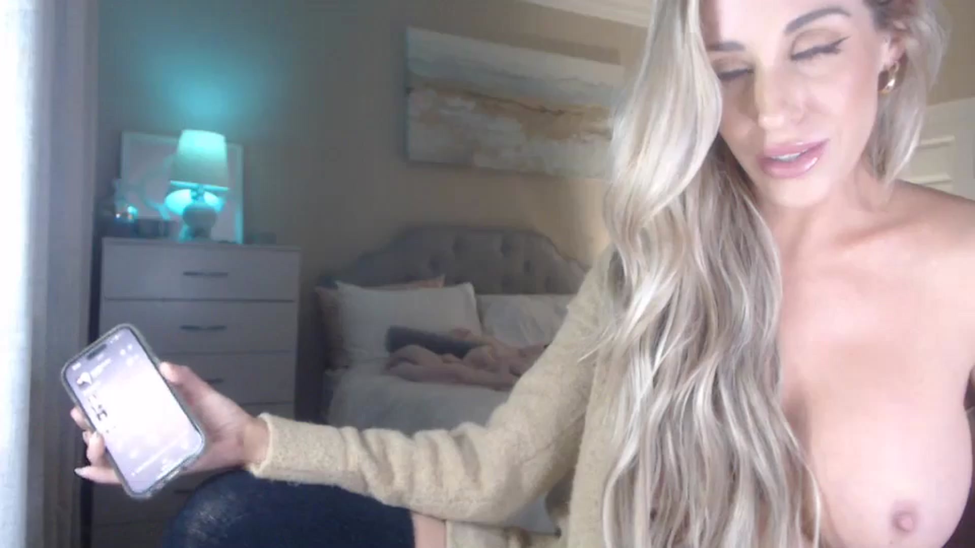 Gallery image thumbnail from Queen_bambii's myfreecams stream on, 05/05/2024, 08:00 image 16 of 20
