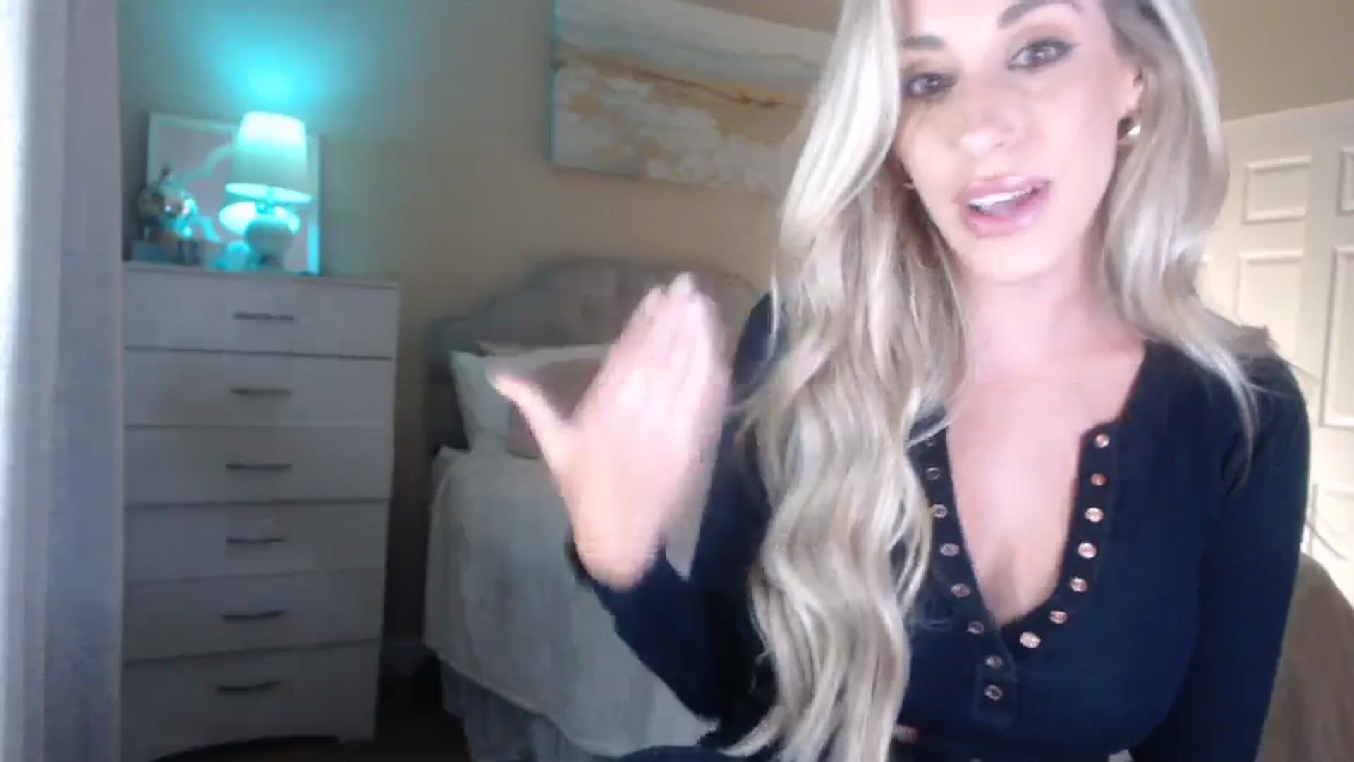 Gallery image thumbnail from Queen_bambii's myfreecams stream on, 05/10/2024, 05:05 image 20 of 20