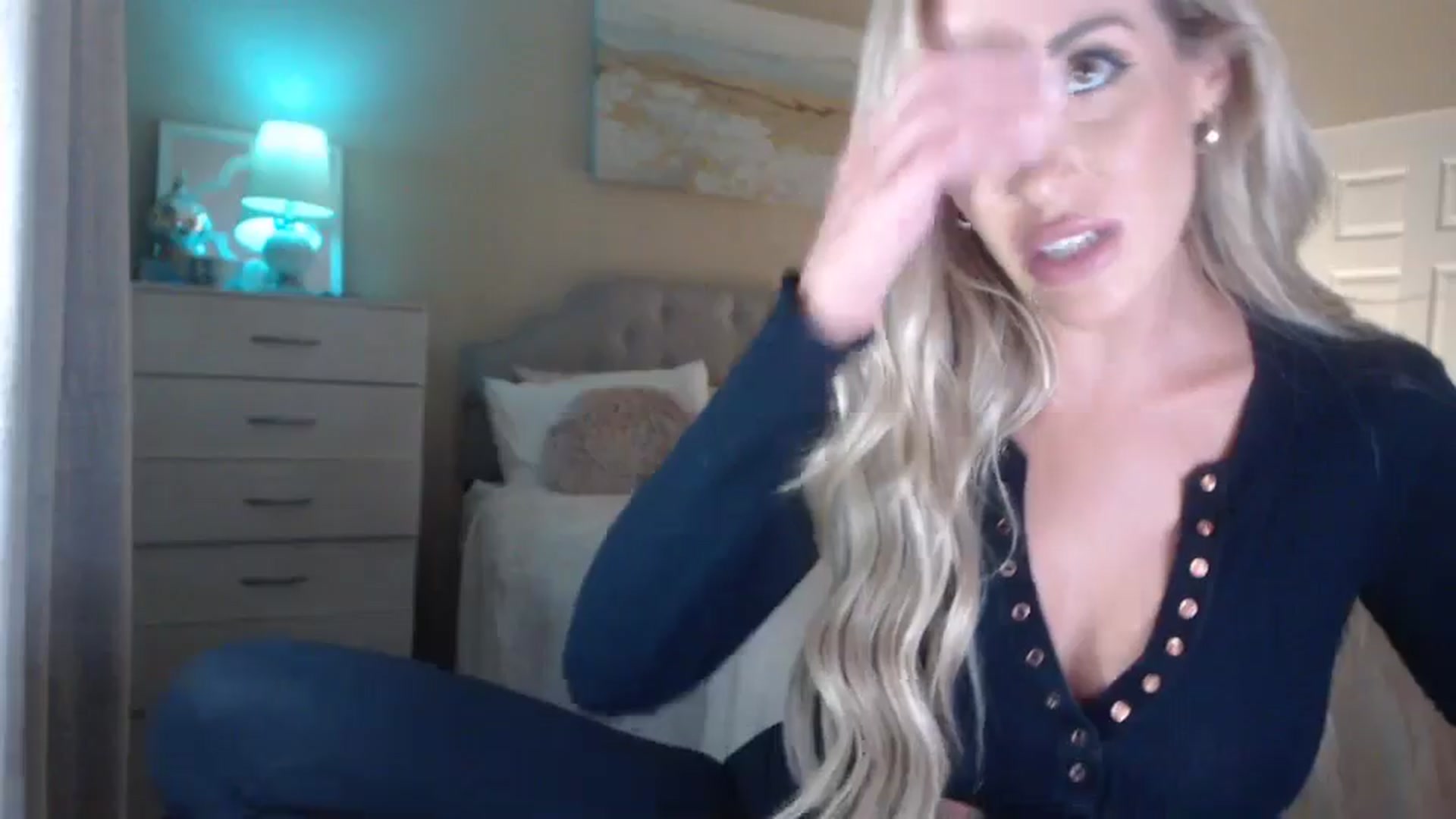 Gallery image thumbnail from Queen_bambii's myfreecams stream on, 05/10/2024, 05:05 image 11 of 20