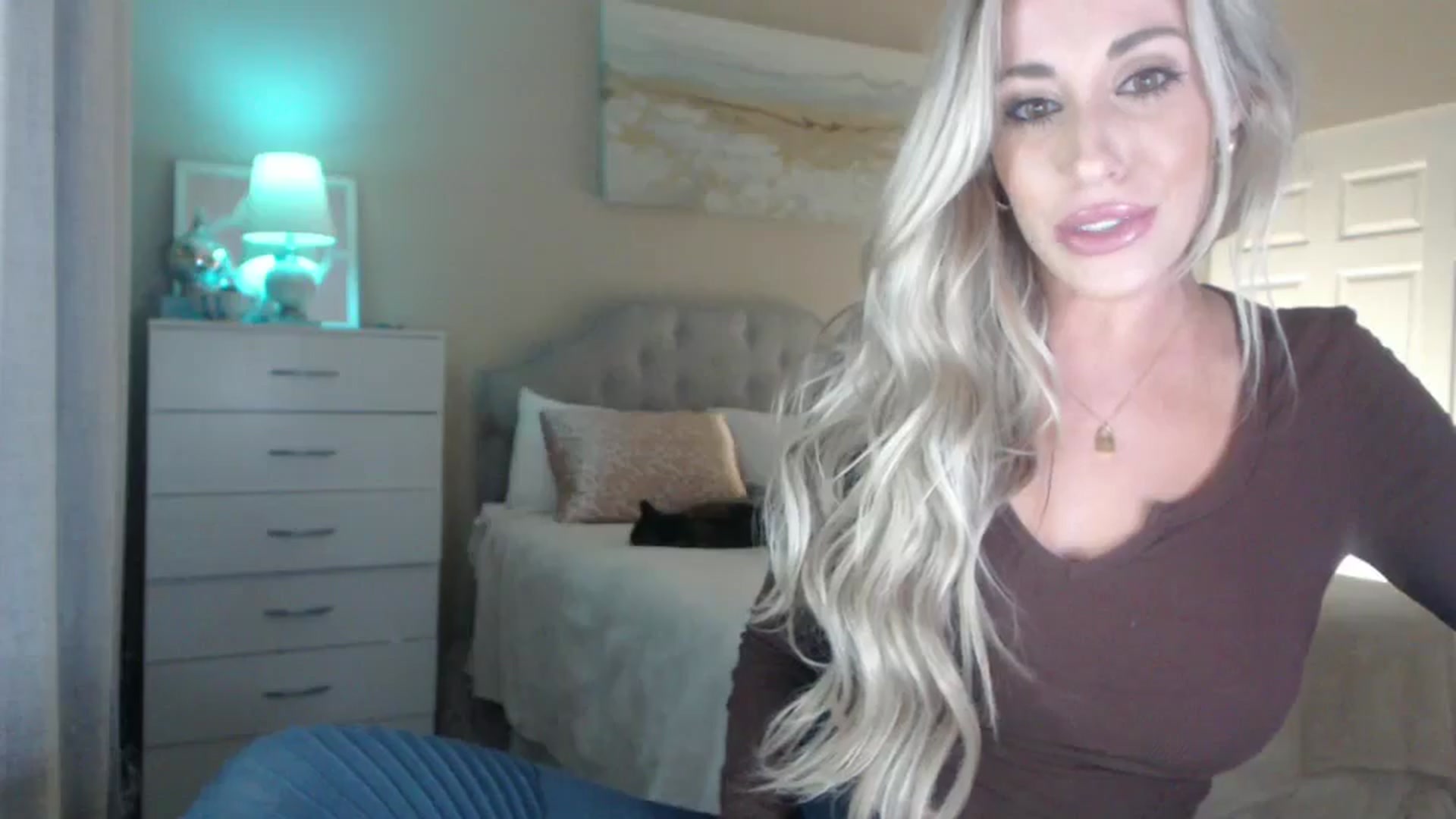 Gallery image thumbnail from Queen_bambii's myfreecams stream on, 05/19/2024, 05:26 image 14 of 20