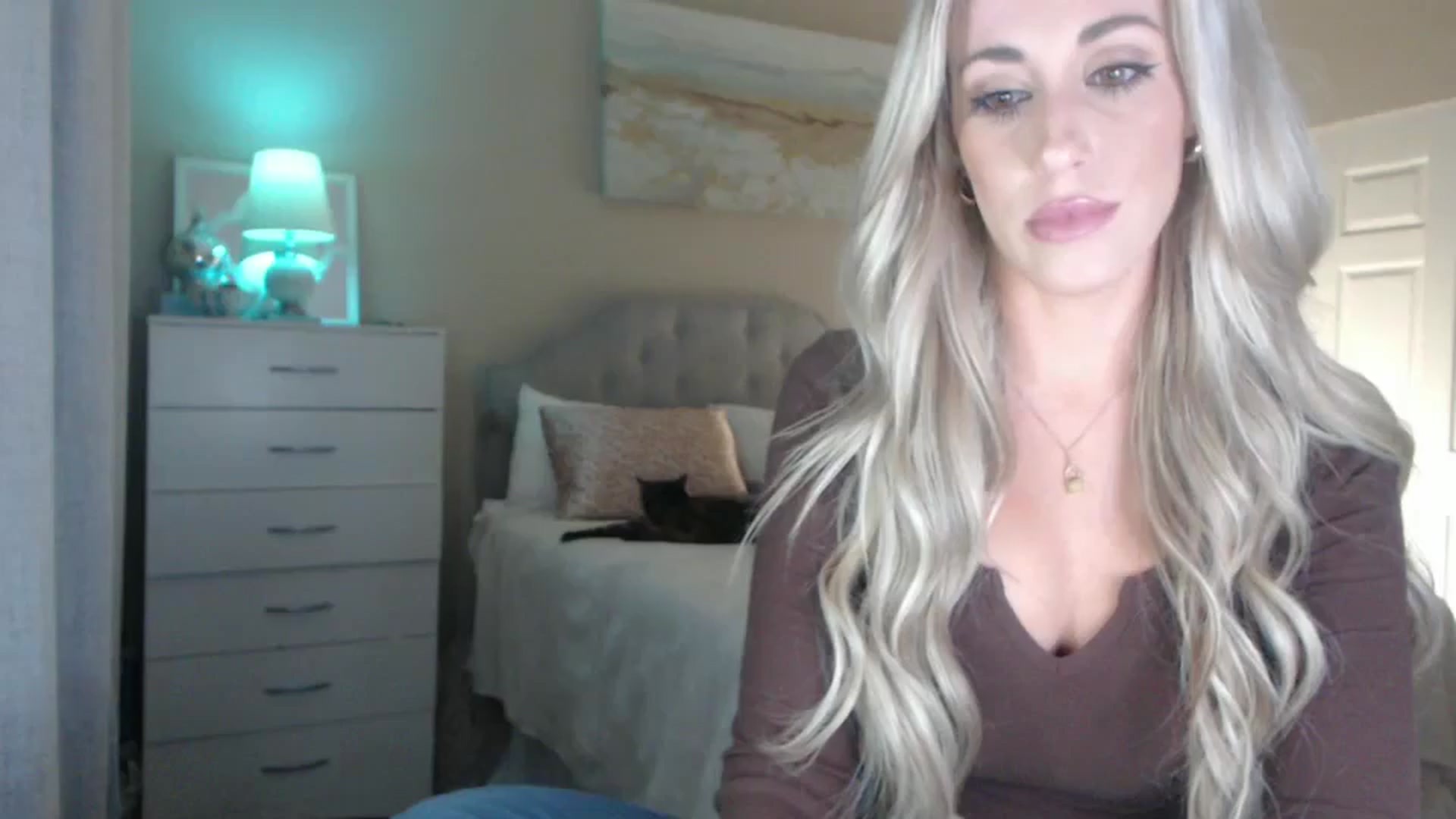 Gallery image thumbnail from Queen_bambii's myfreecams stream on, 05/19/2024, 05:26 image 1 of 20