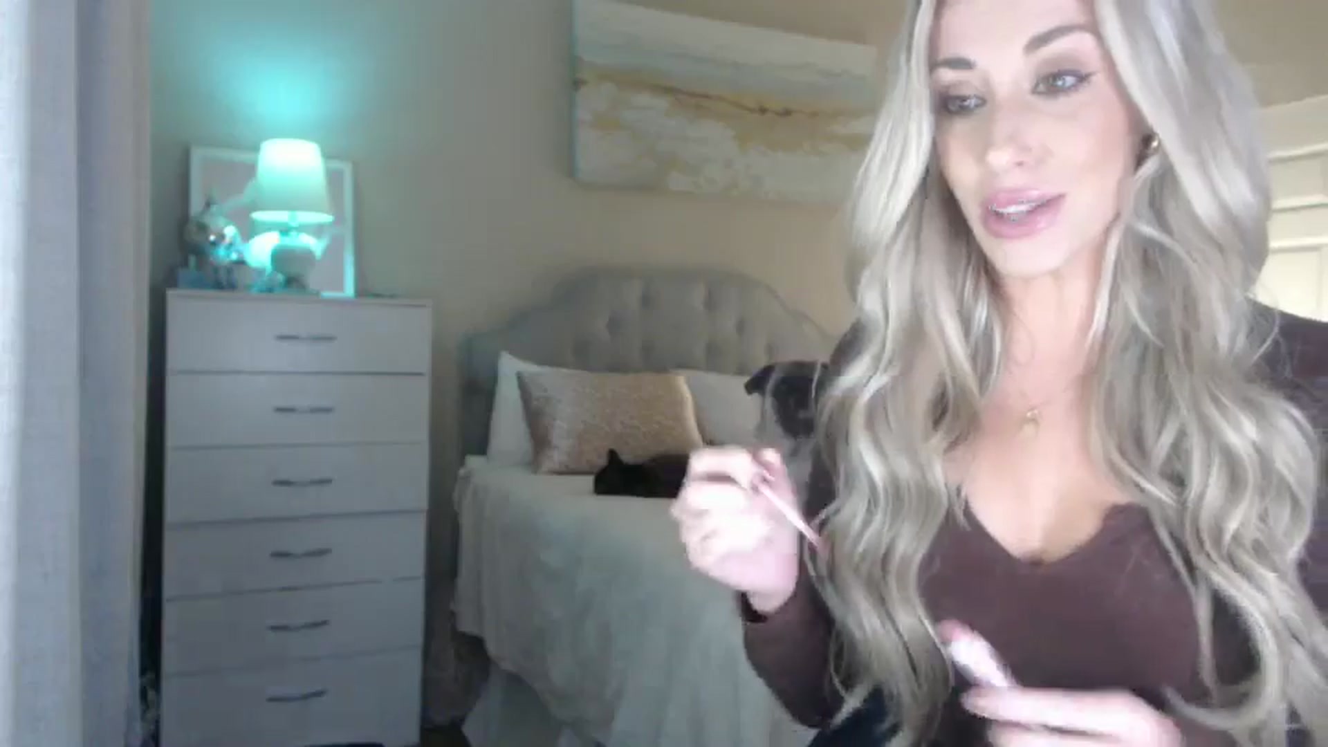 Gallery image thumbnail from Queen_bambii's myfreecams stream on, 05/19/2024, 05:26 image 5 of 20