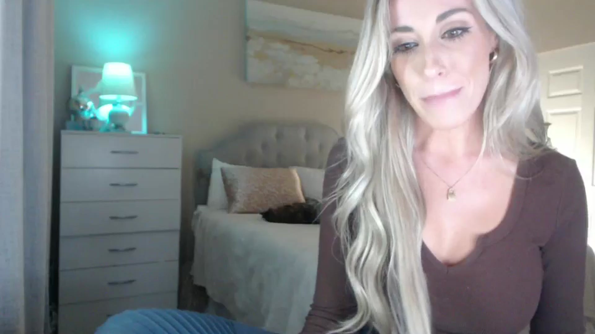 Gallery image thumbnail from Queen_bambii's myfreecams stream on, 05/19/2024, 05:26 image 16 of 20