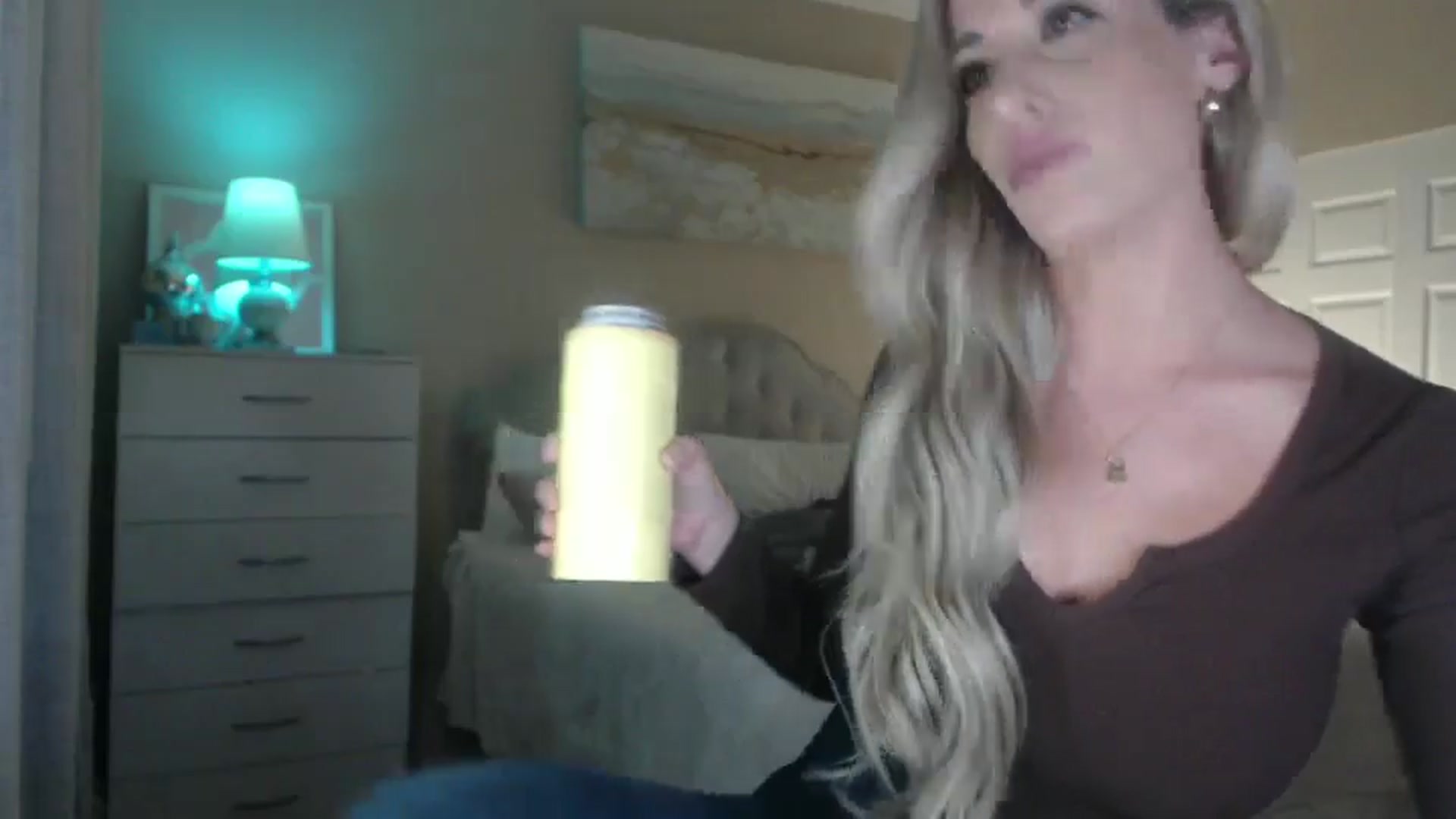 Gallery image thumbnail from Queen_bambii's myfreecams stream on, 05/19/2024, 06:51 image 18 of 20