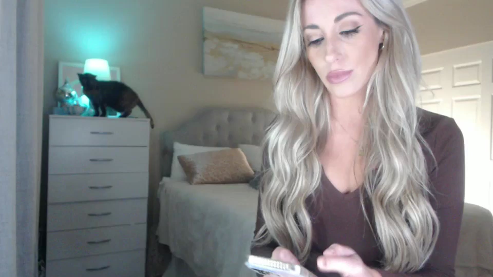Gallery image thumbnail from Queen_bambii's myfreecams stream on, 05/19/2024, 06:51 image 1 of 20