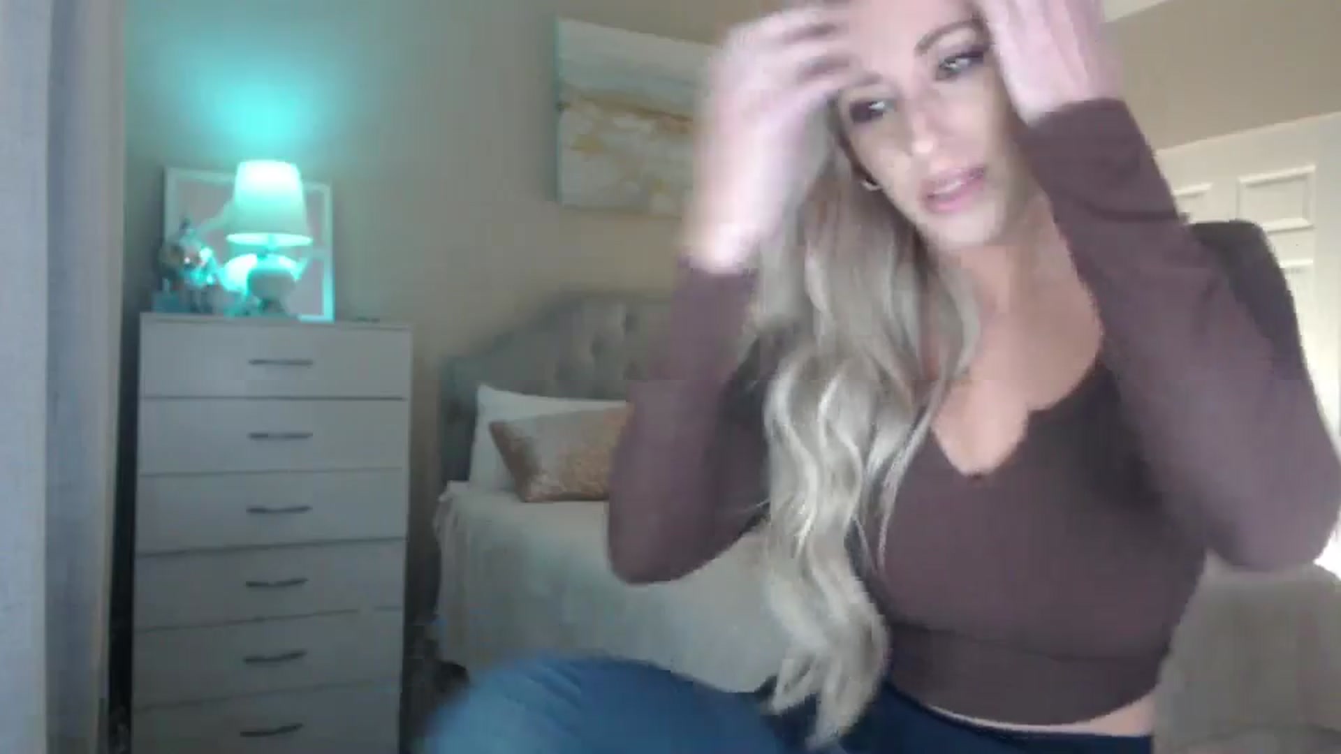 Gallery image thumbnail from Queen_bambii's myfreecams stream on, 05/19/2024, 06:51 image 4 of 20