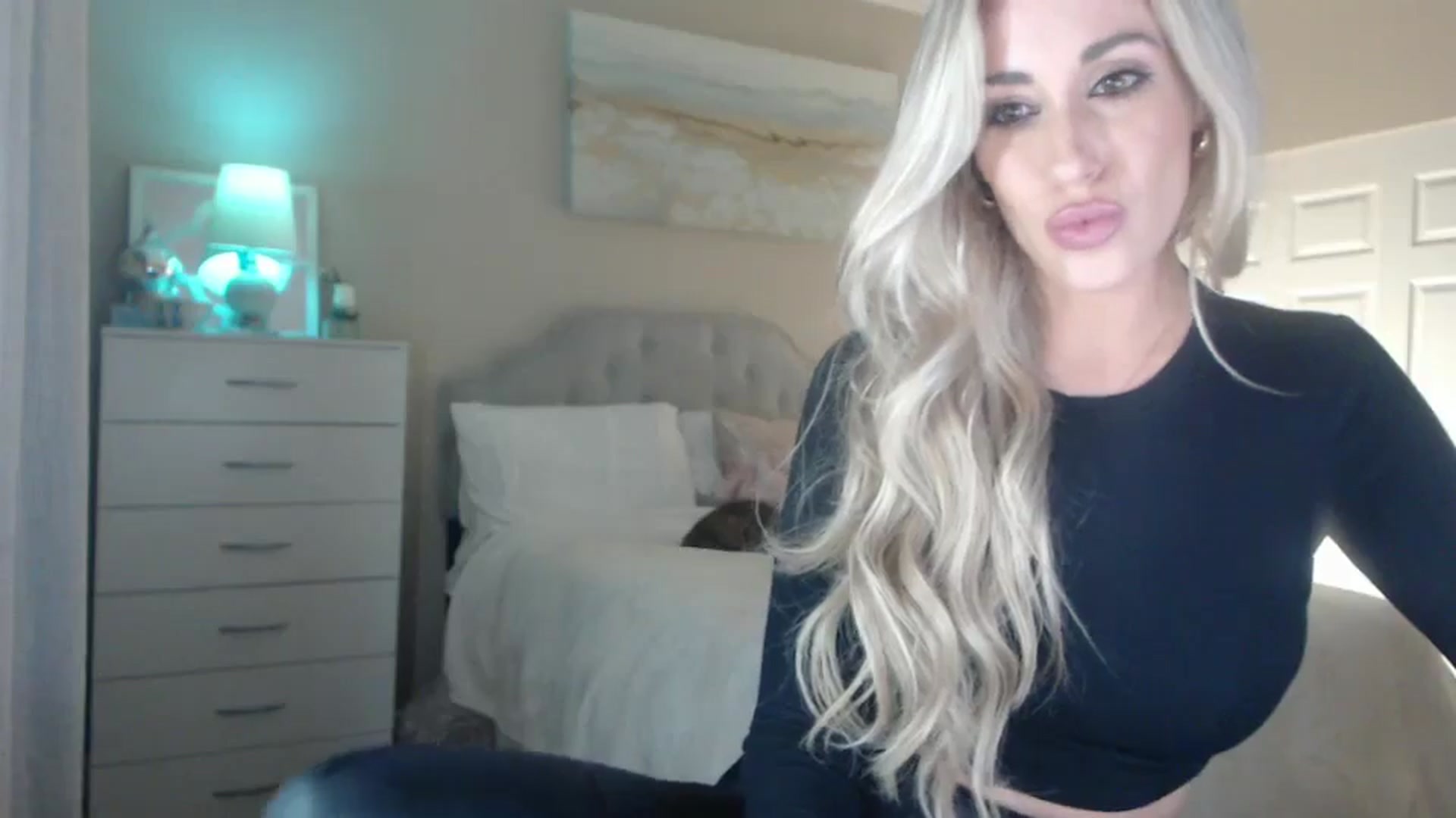 Gallery image thumbnail from Queen_bambii's myfreecams stream on, 05/30/2024, 06:35 image 2 of 20
