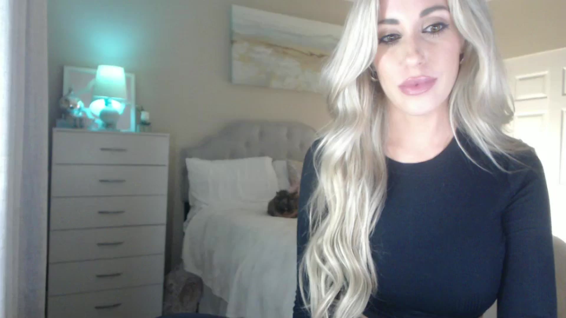 Gallery image thumbnail from Queen_bambii's myfreecams stream on, 05/30/2024, 06:35 image 4 of 20