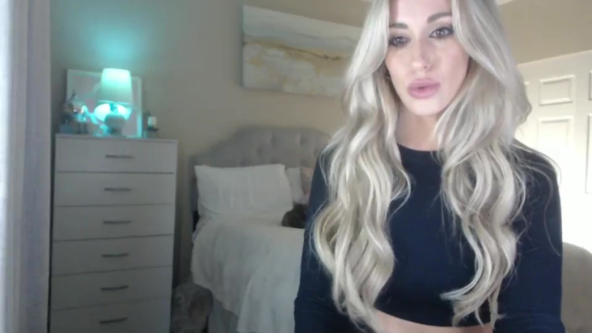 Gallery image thumbnail from Queen_bambii's myfreecams stream on, 05/30/2024, 06:35 image 6 of 20