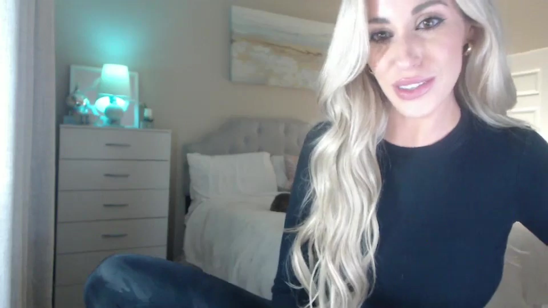 Gallery image thumbnail from Queen_bambii's myfreecams stream on, 05/30/2024, 06:35 image 11 of 20