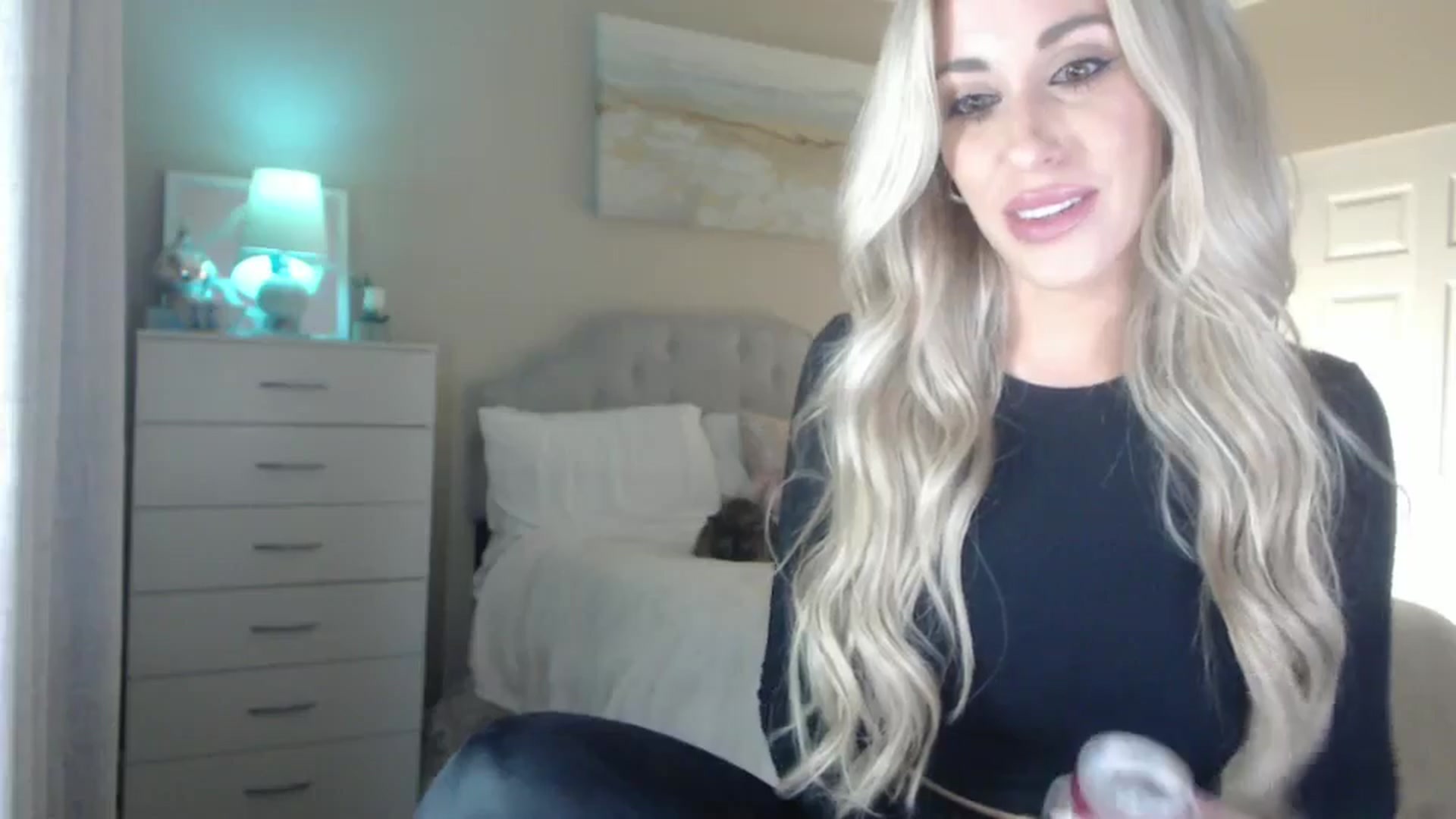Gallery image thumbnail from Queen_bambii's myfreecams stream on, 05/30/2024, 06:35 image 7 of 20